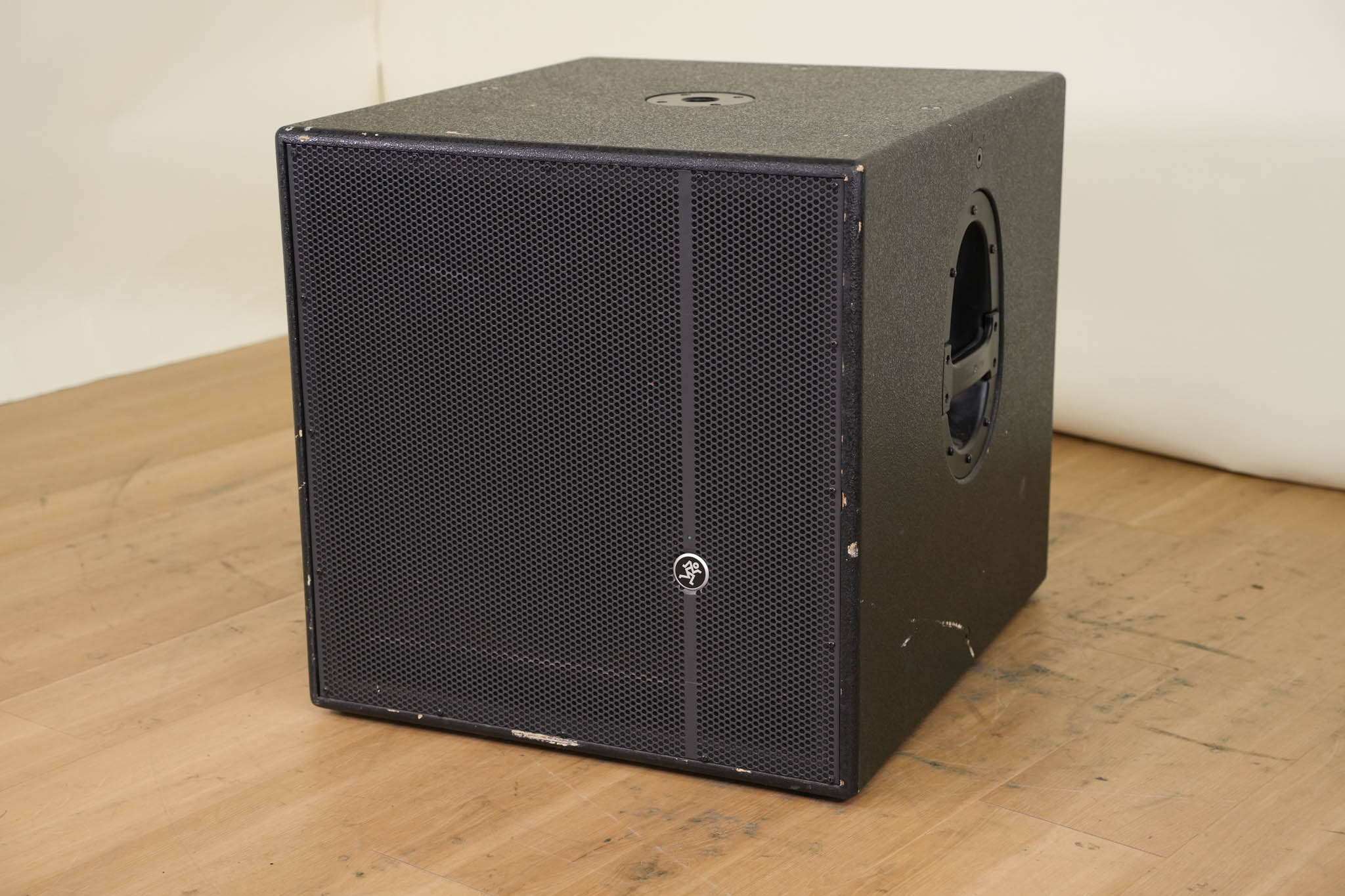 Mackie HD1801 1600W 18" Powered Subwoofer