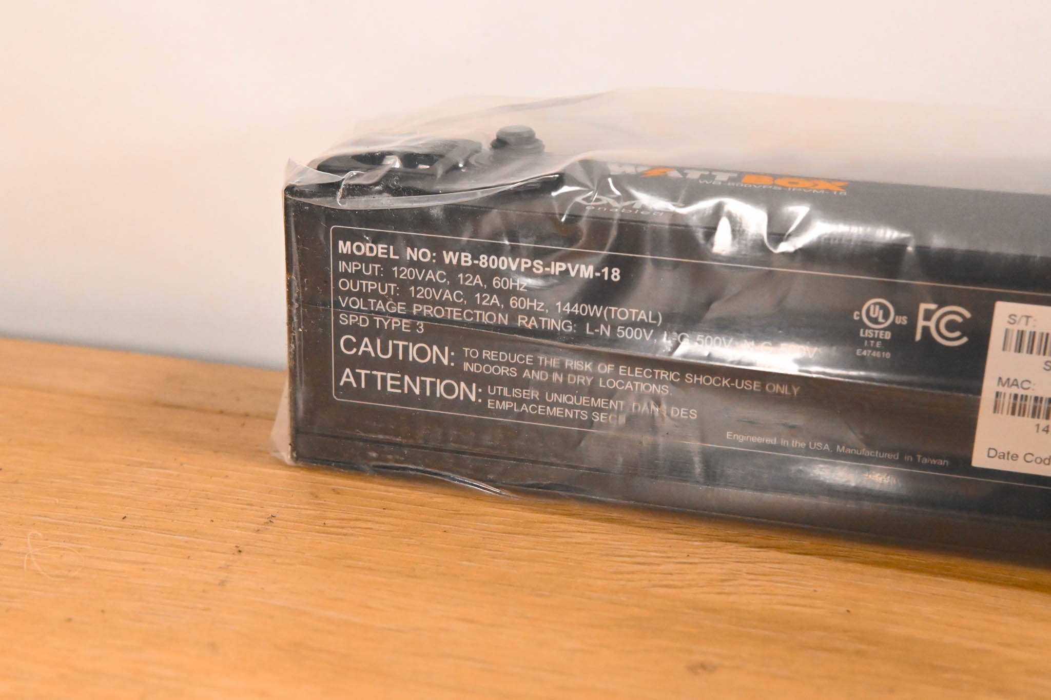 WattBox WB-800VPS-IPVM-18 Vertical IP Power Conditioner (18 Outlets)