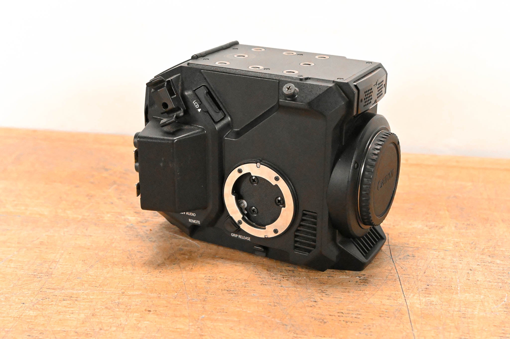 Panasonic AU-EVA1 Compact 5.7K Super 35mm Cinema Camera