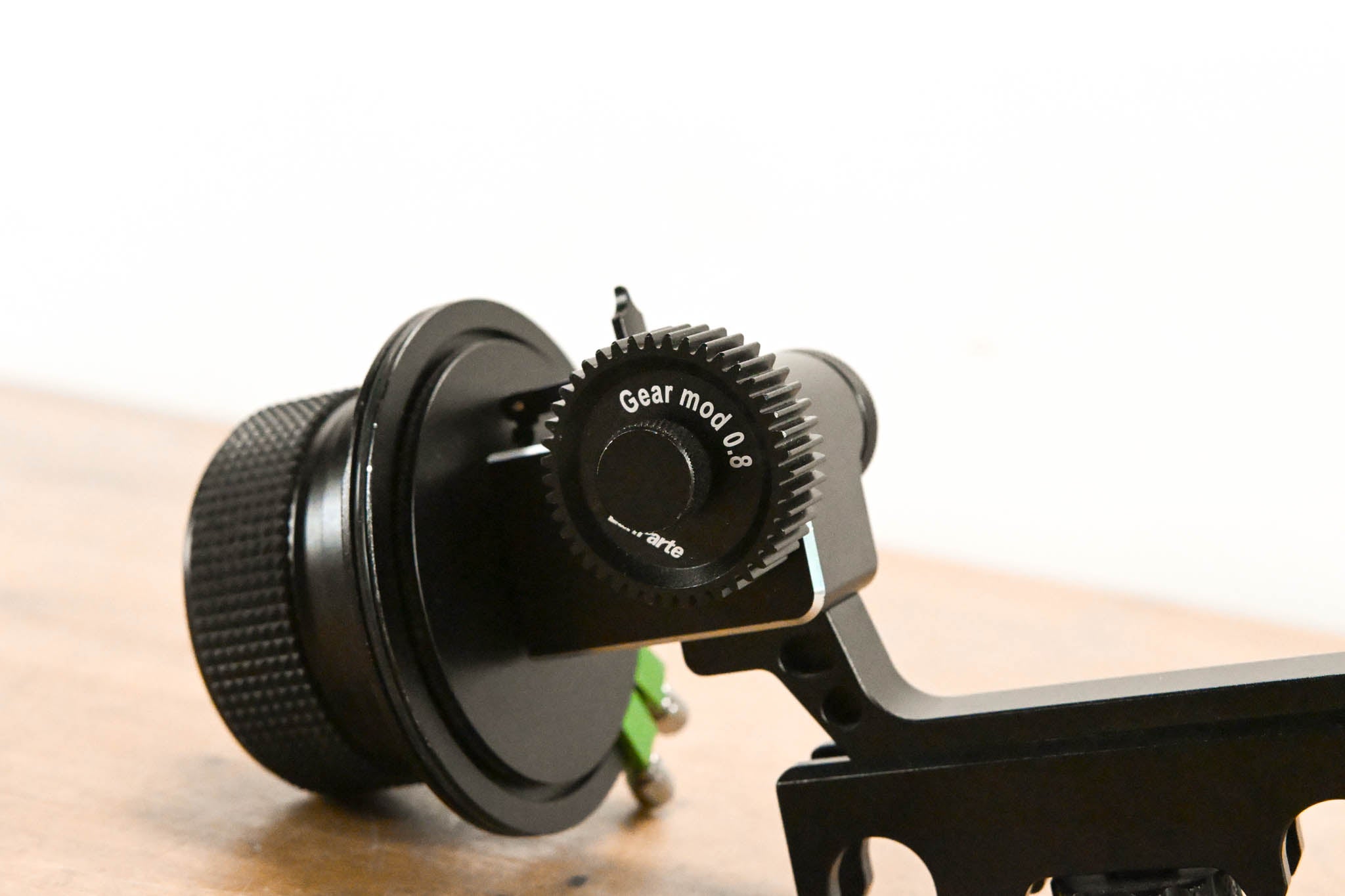 LanParte Follow Focus V2 with Hard Stops for 19mm Rods