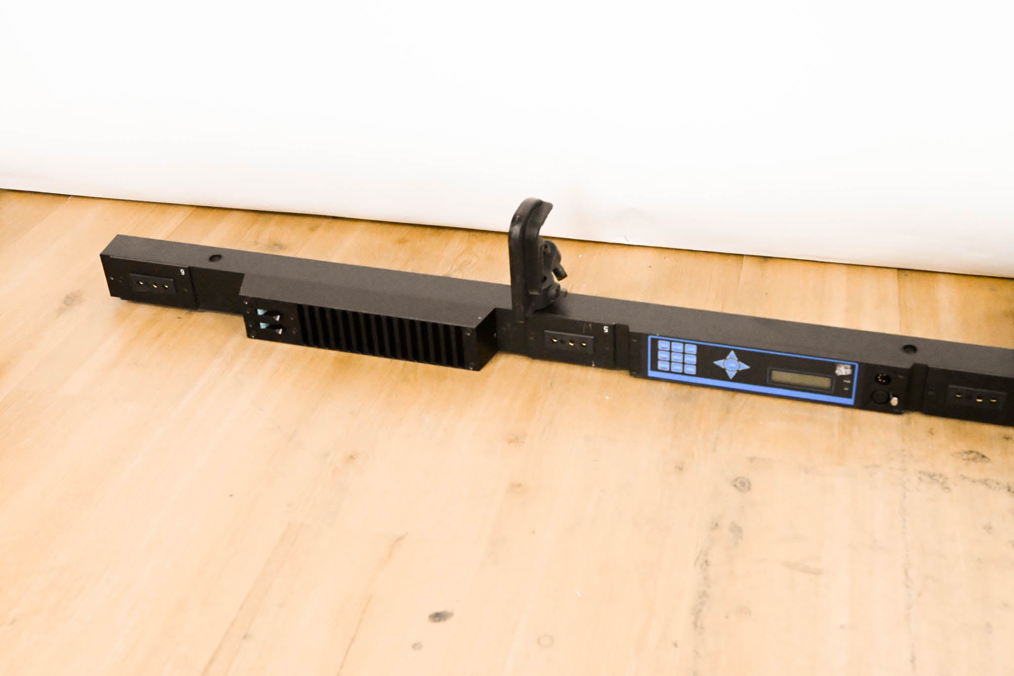 ETC SB6-10M 6 x 10A (1200W) SmartBar with Stage Pin Connectors