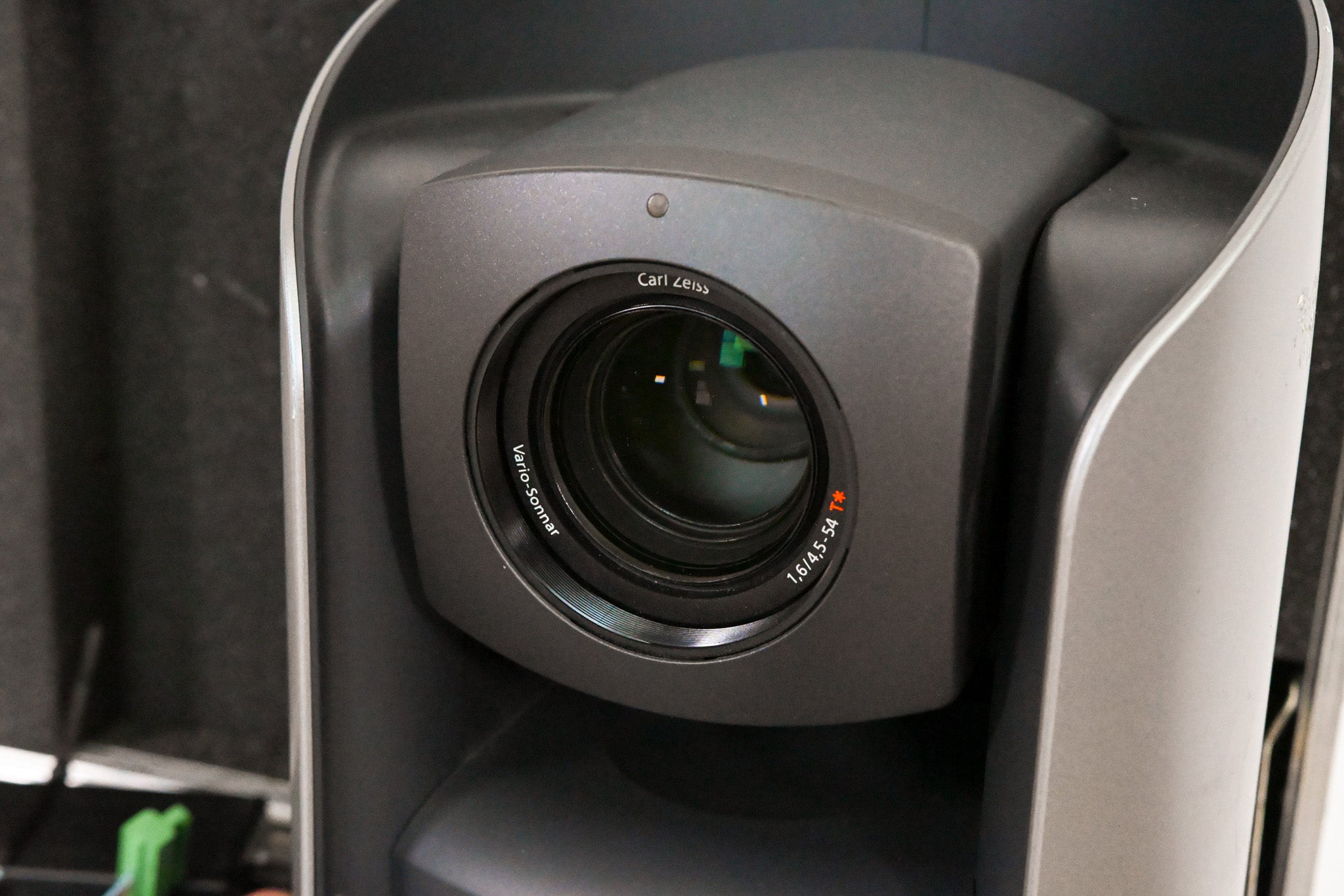 Sony BRC-H700 1/3-Inch 3-CCD HDTV Communications Camera w/ RM-BR300