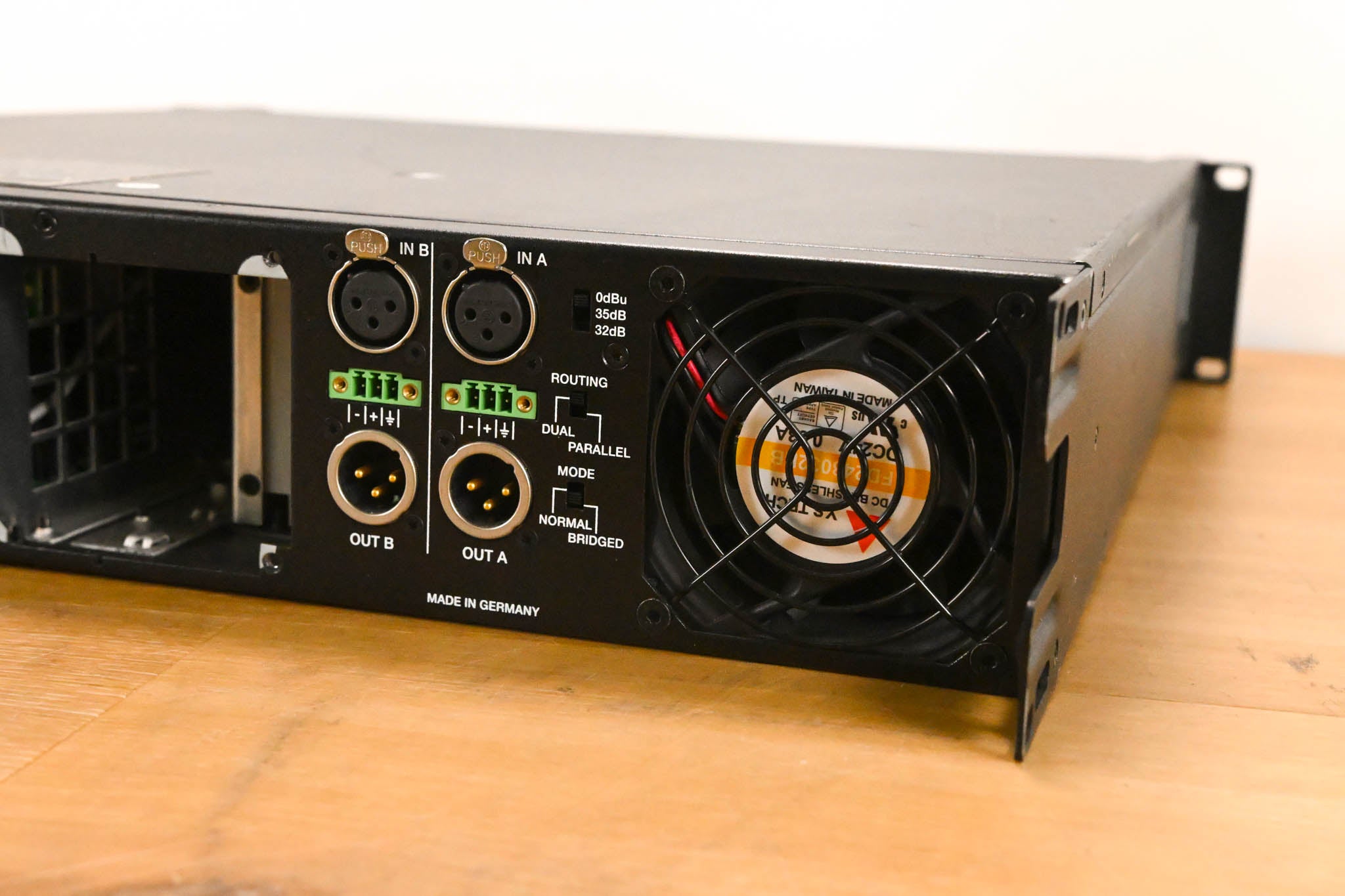 Electro-Voice (EV) TG-5 120V 2-Channel Tour Grade Power Amplifier