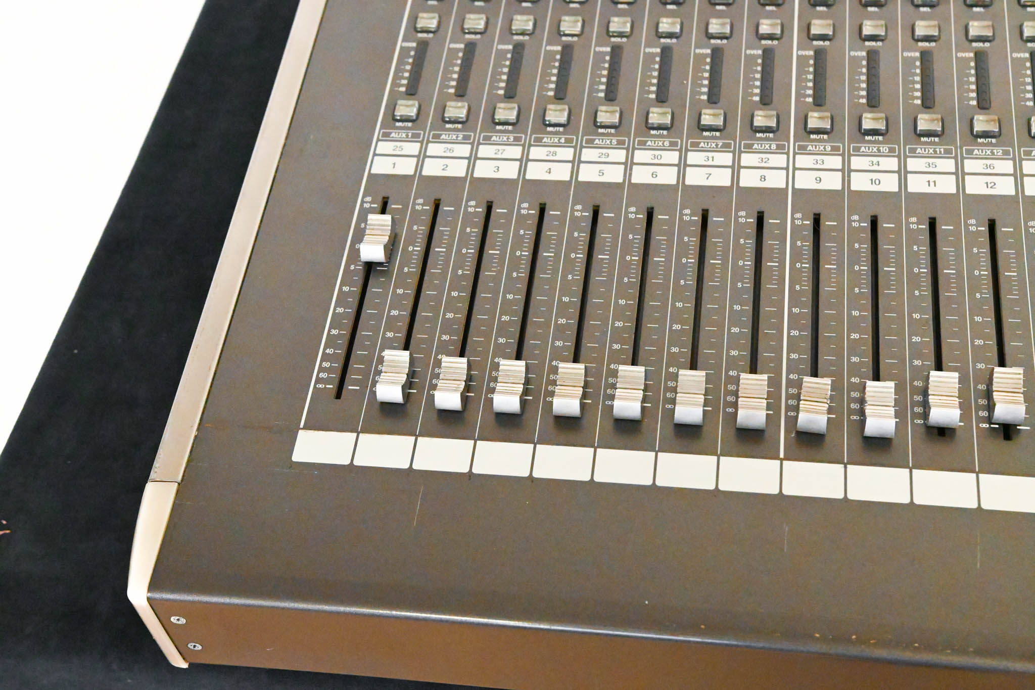 Roland M-400 48-Channel Live Digital Mixing Console