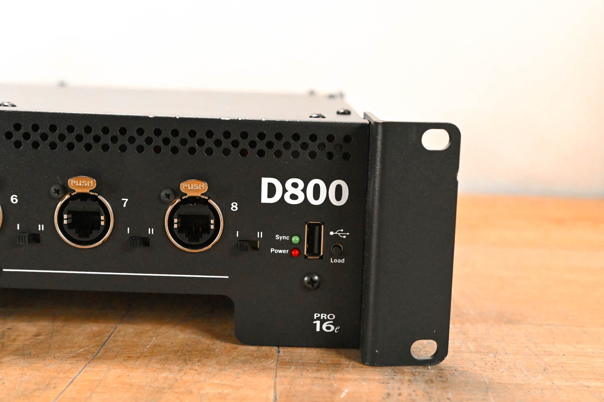 Aviom D800-Dante A-Net Distributor with Dante Connectivity