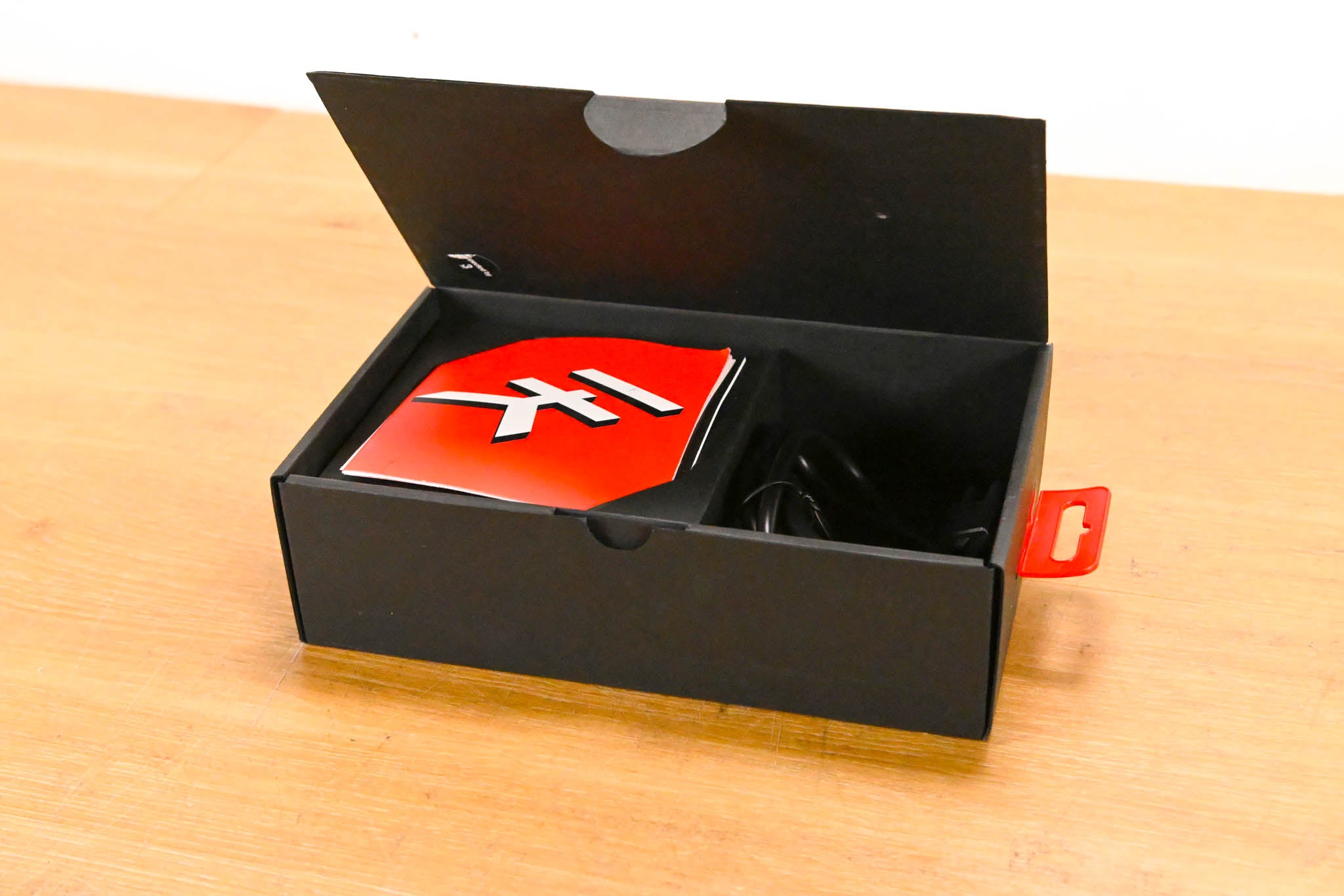 IK Multimedia iRig PowerBridge Power Source - Lightning Adapter