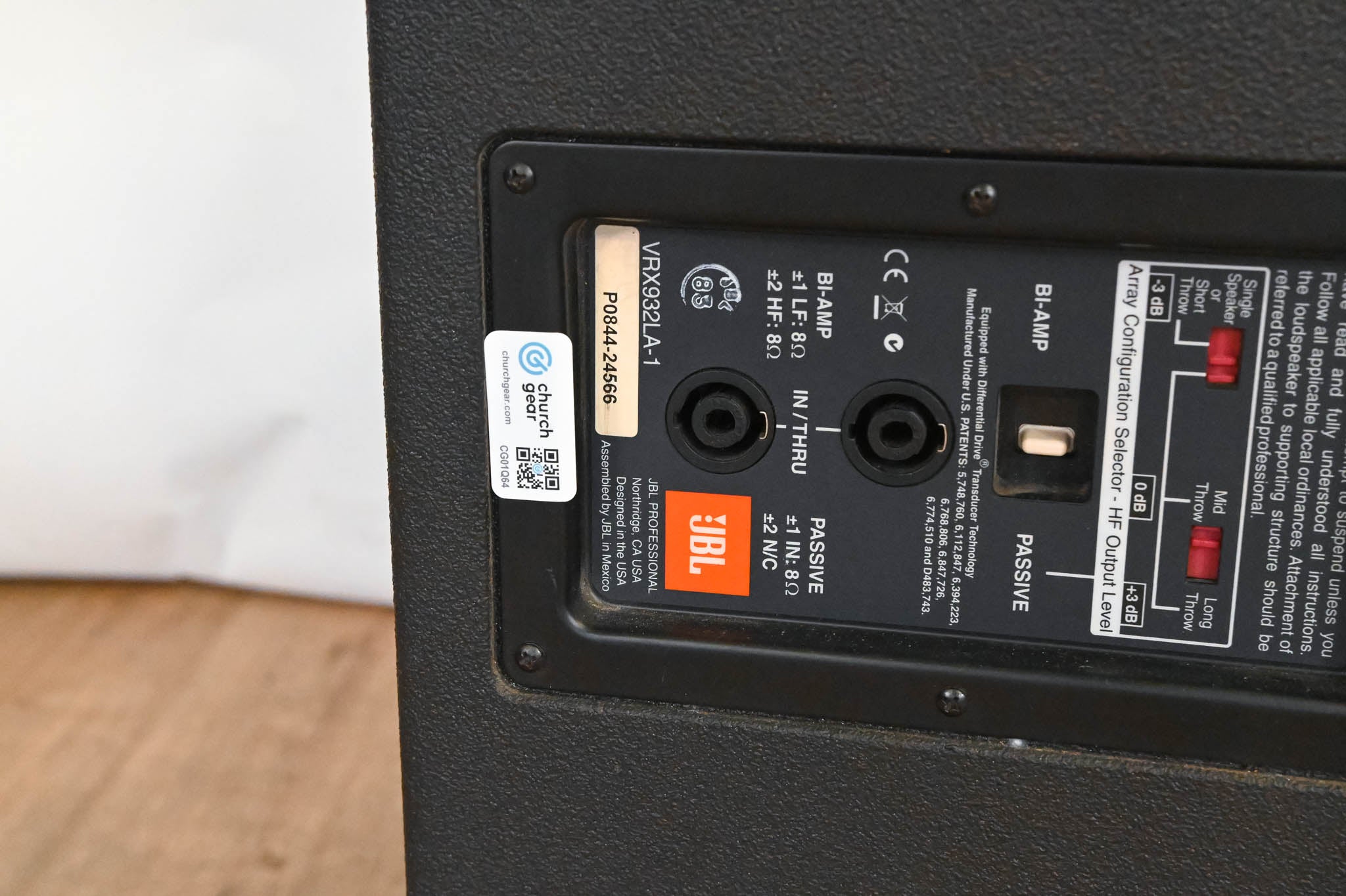 JBL VRX932LA-1 12" Two-Way Line Array Loudspeaker System