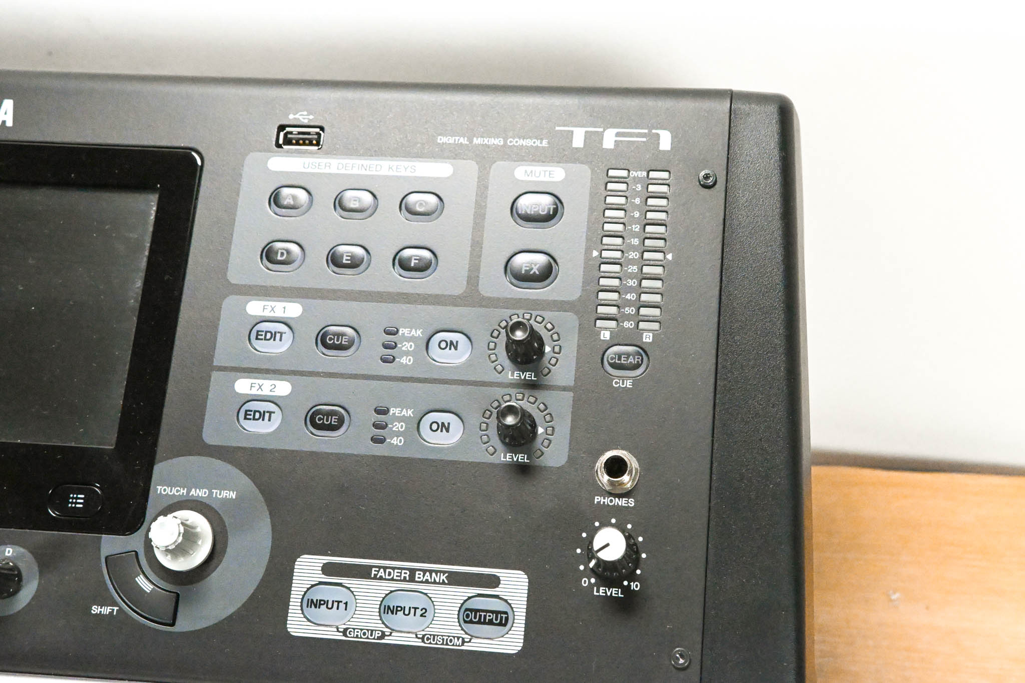 Yamaha TF1 16-Channel Digital Mixing Console