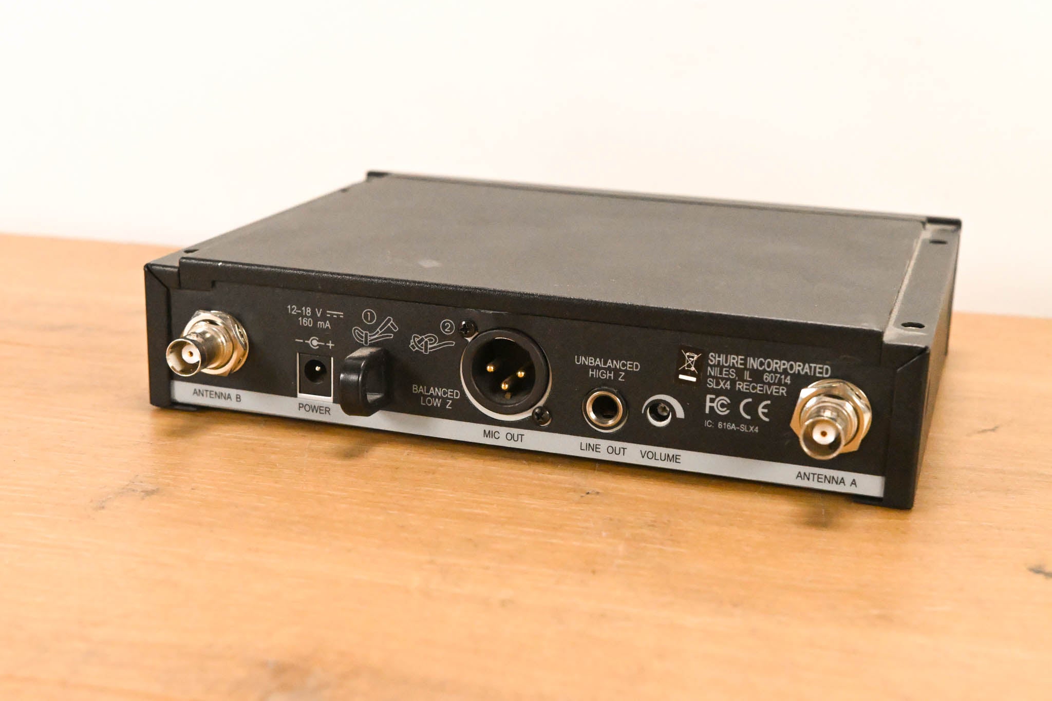 Shure SLX14 Bodypack Wireless System - J3 Band (NO POWER SUPPLY)