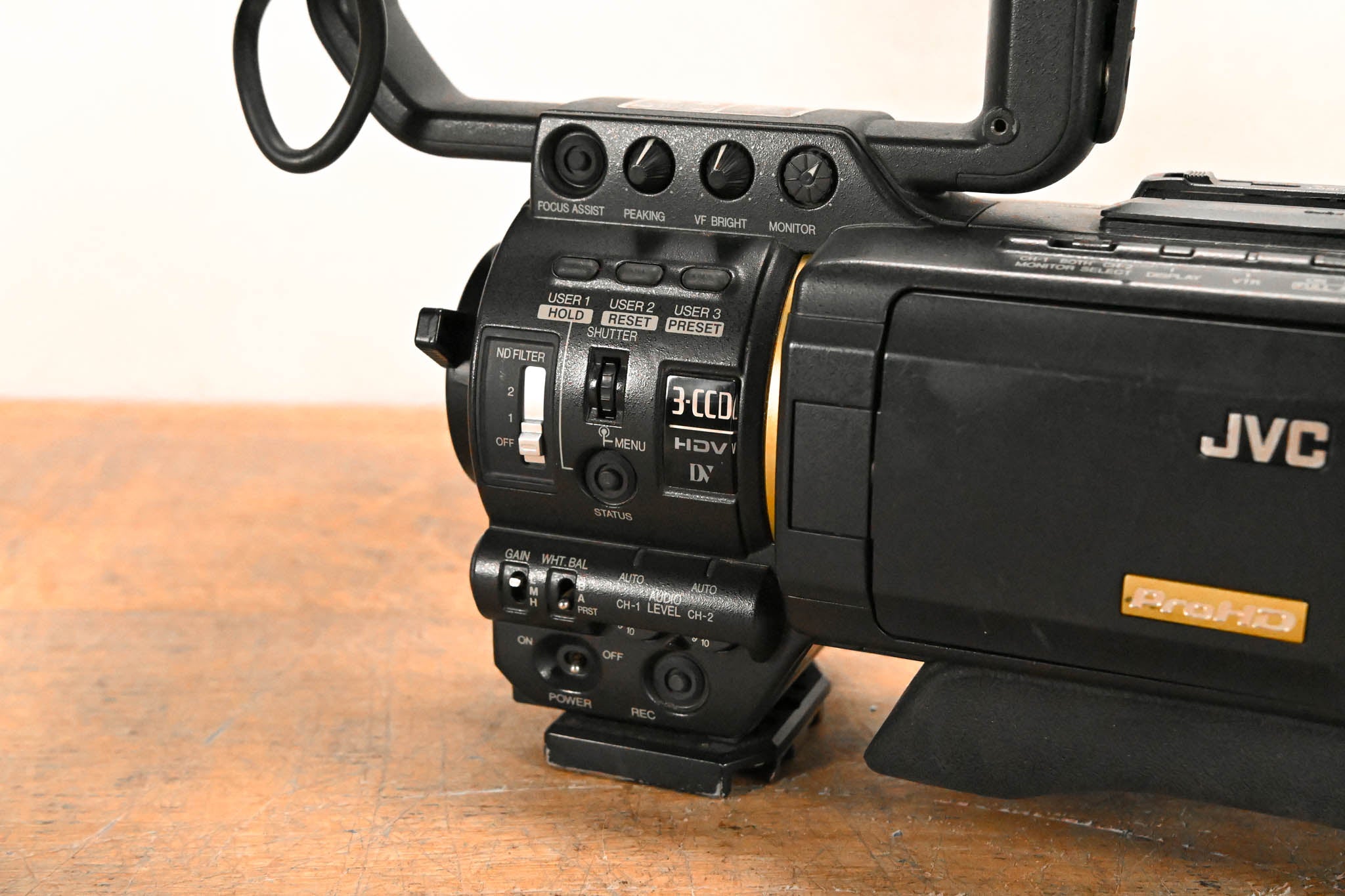 JVC GY-HD200U 1/3" 3-CCD Professional HDV Camcorder