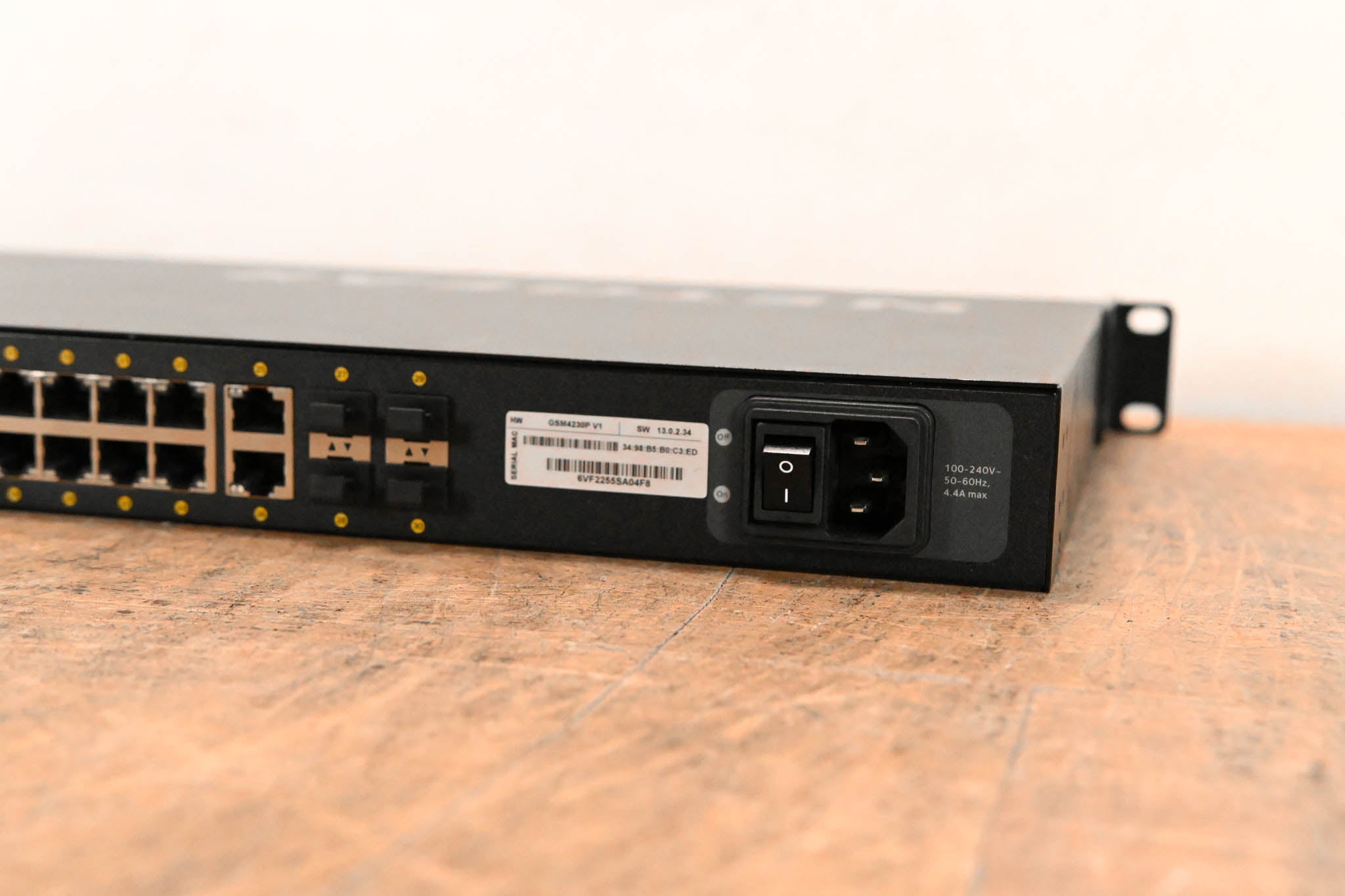 NETGEAR M4250-26G4F-PoE+ AV Line 24x1G PoE+ 300W 2x1G and 4xSFP Switch