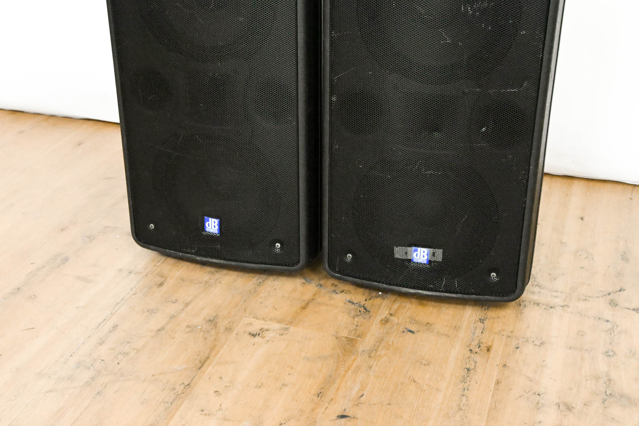 dBTechnologies Twin 128 Active 2-Way Stage Monitor (PAIR)
