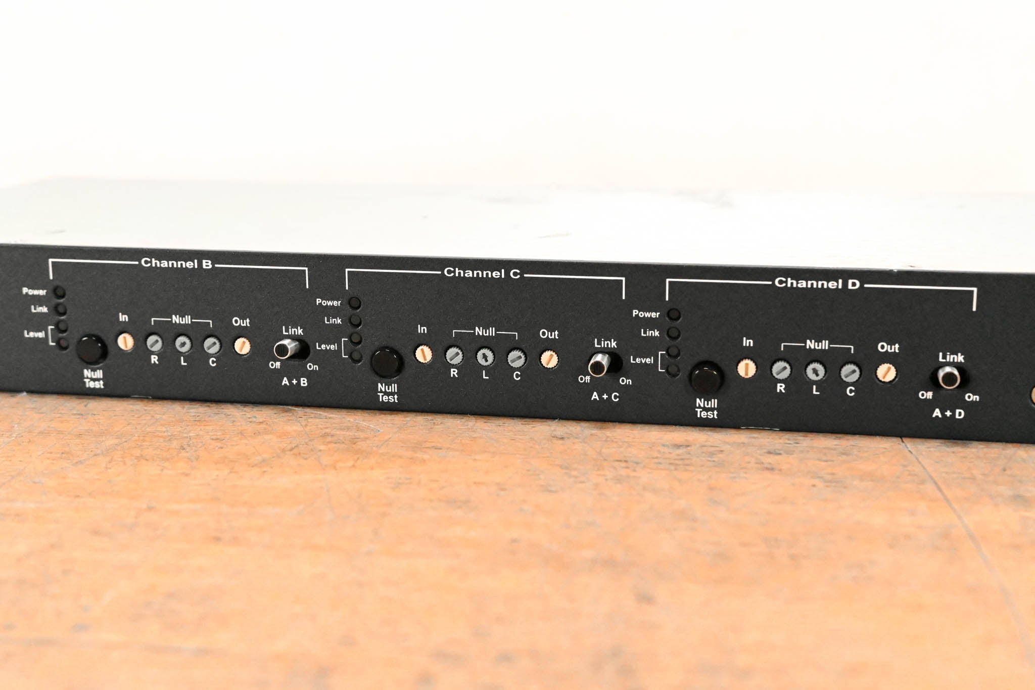 Clear-Com IF4W4 Encore 4-Channel 4-Wire to Partyline Interface