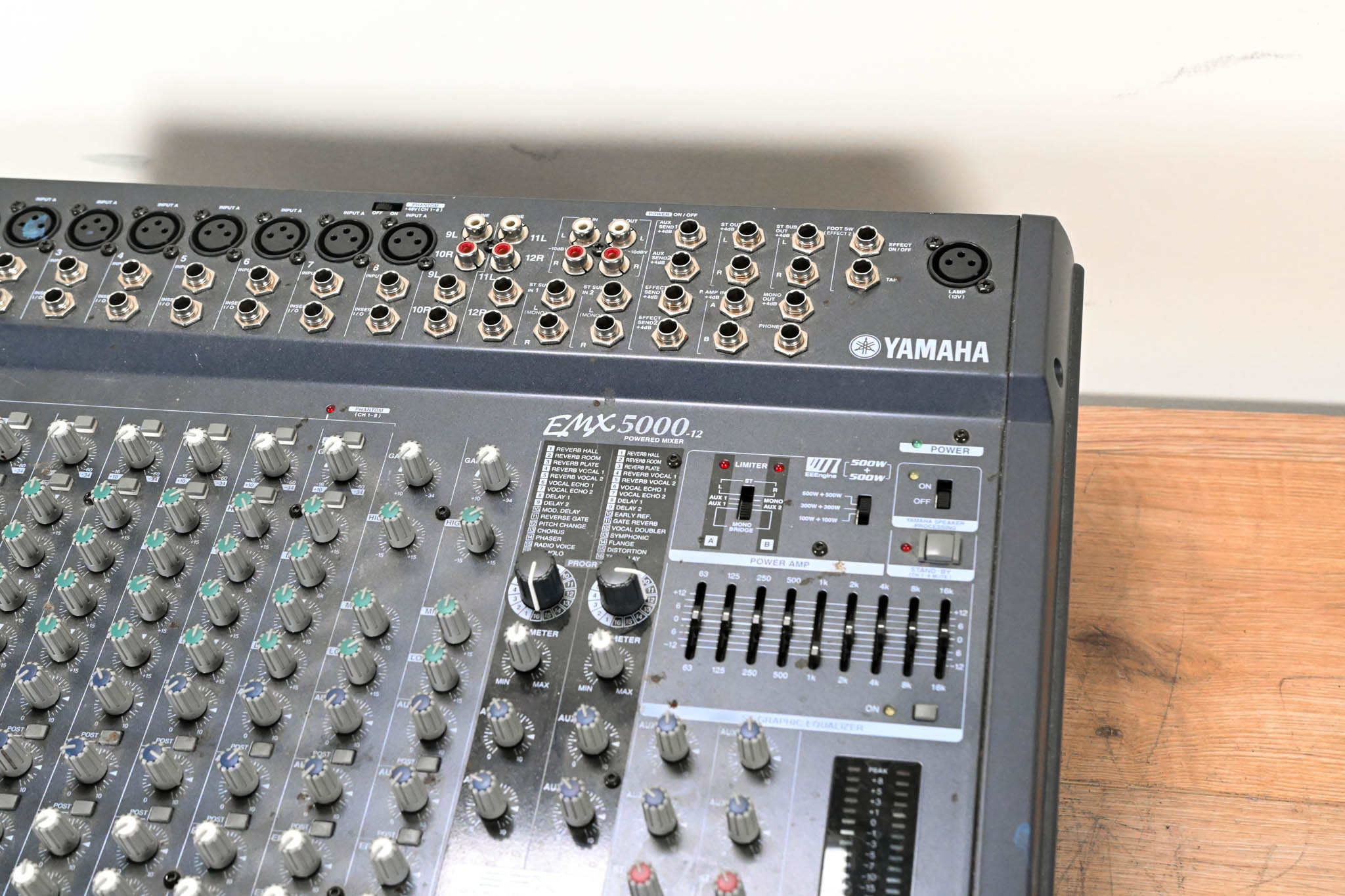 Yamaha EMX5000-12 12-Channel Powered Mixer with Effects CG01EB4