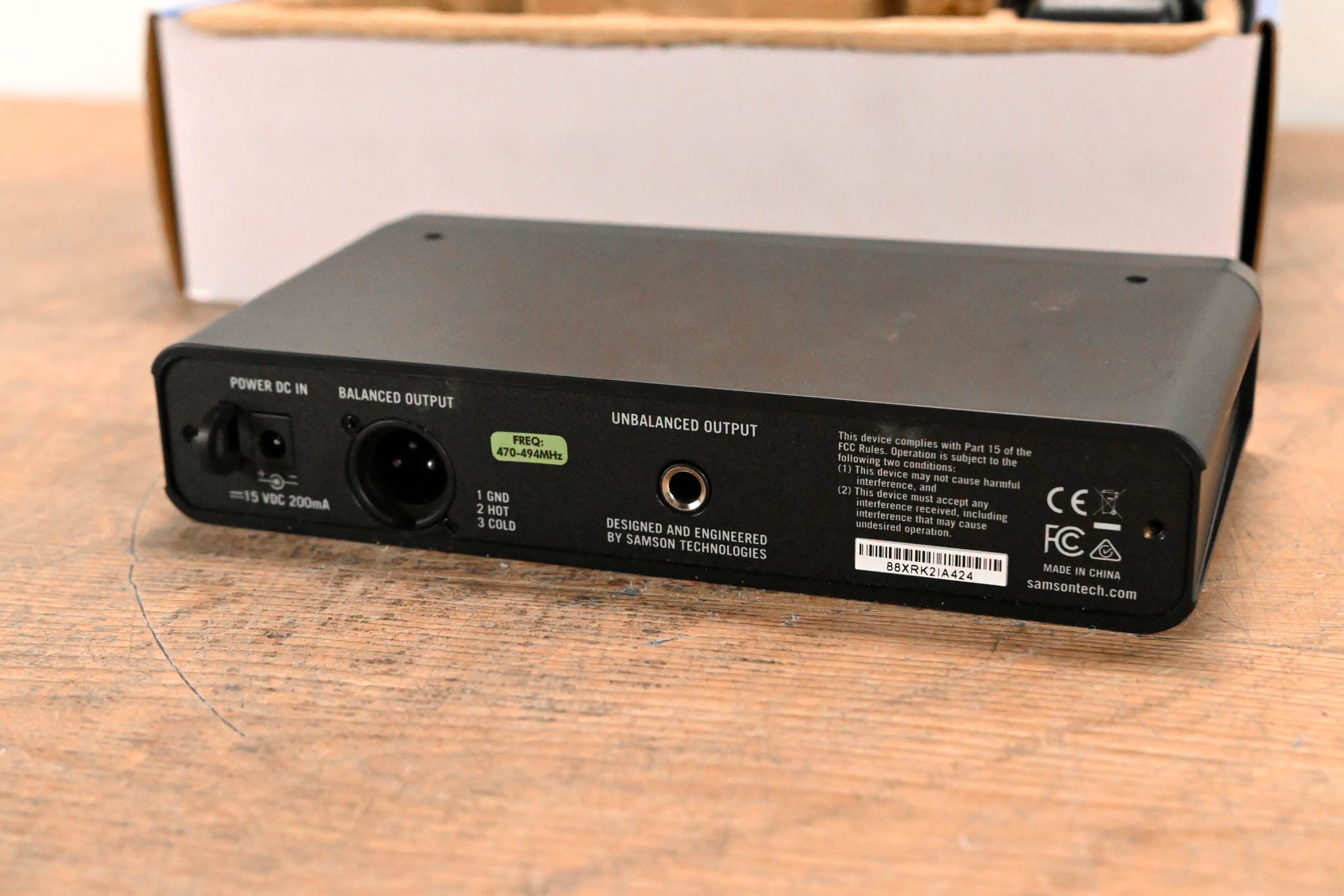 Samson Concert 88x Earset Wireless System with Microphone - 470-494 MHz