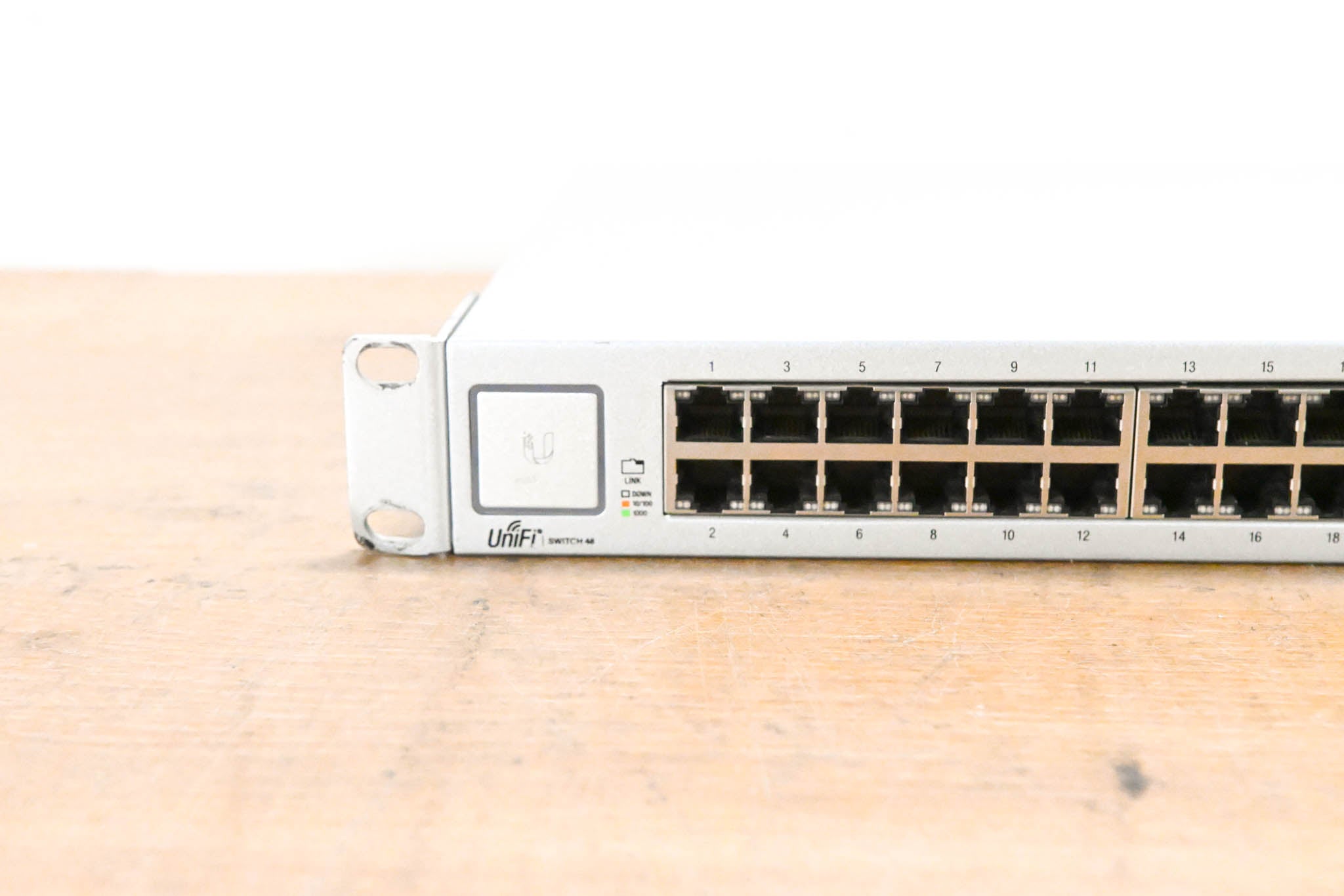 Ubiquiti UniFi US-48 Switch 48 48-Port Gigabit Ethernet Switch