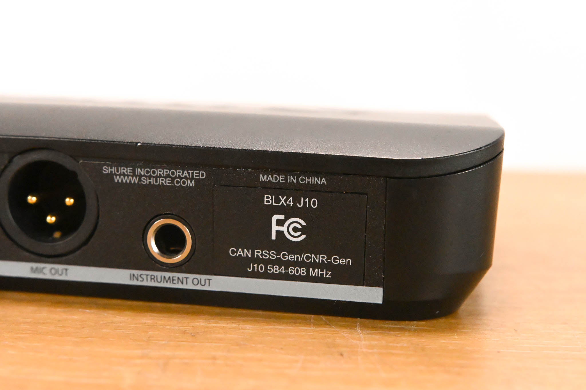 Shure BLX4 Wireless Receiver - J10 Band: 584-608MHz (NO POWER SUPPLY)
