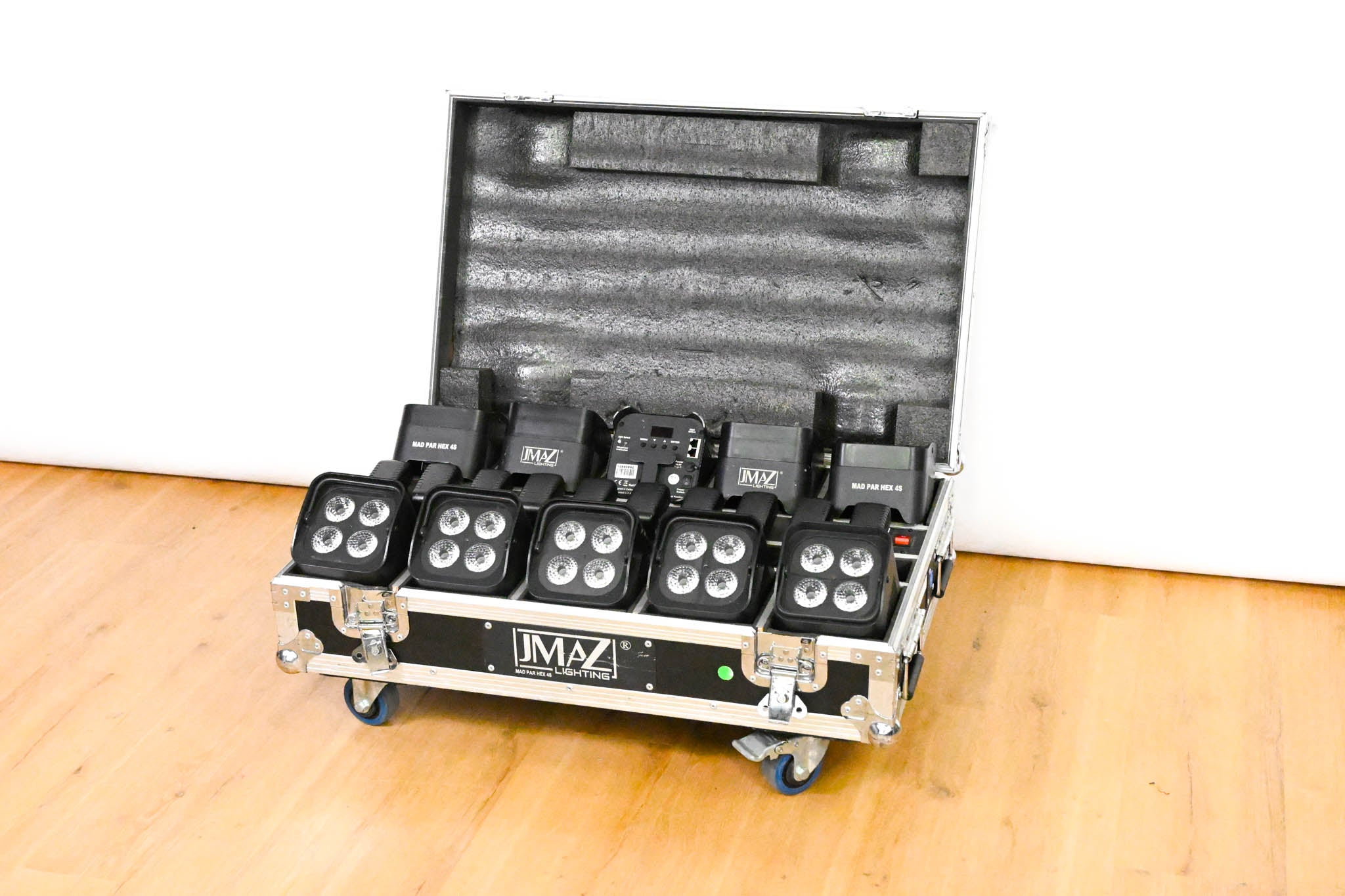 JMAZ Lighting MAD PAR HEX 4S Battery LED Uplight Kit w/ Charging Case