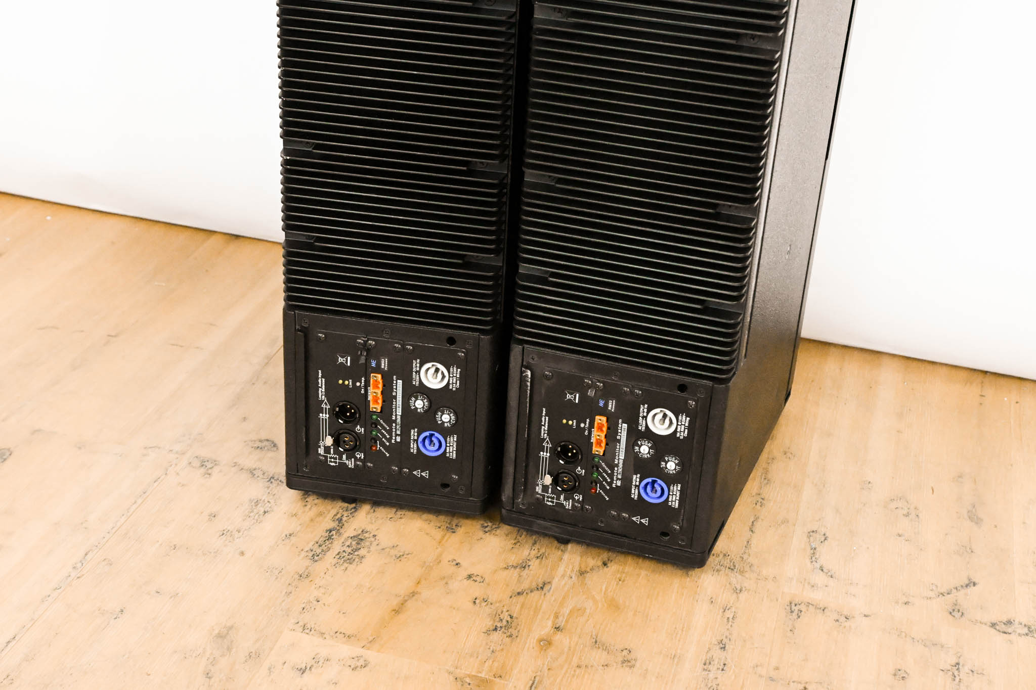 Meyer Sound M'elodie High-Power Curvilinear Array Loudspeaker (PAIR)