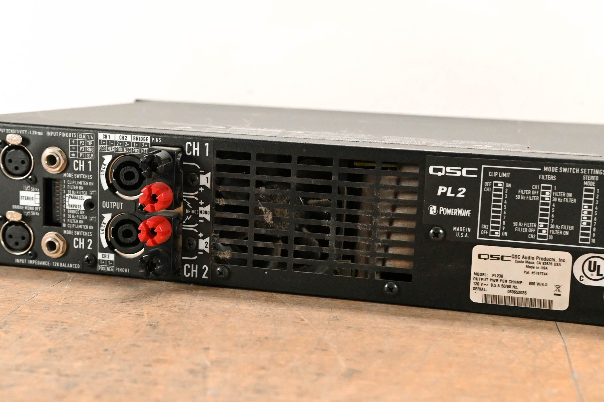 QSC PL230 PowerLight 2 Series 2-Channel 1500W Power Amplifier