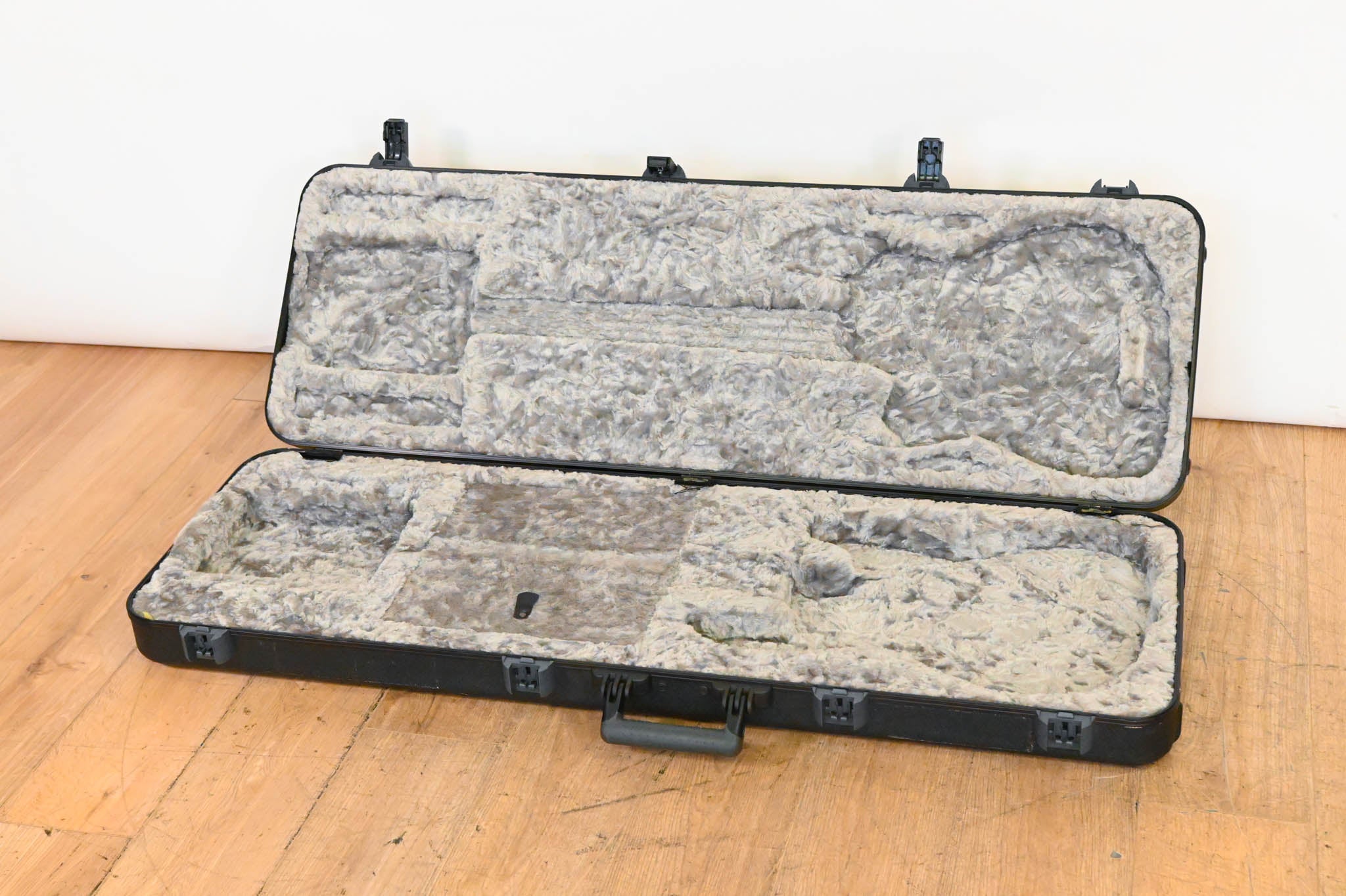 Fender Deluxe Molded Bass Case - Black