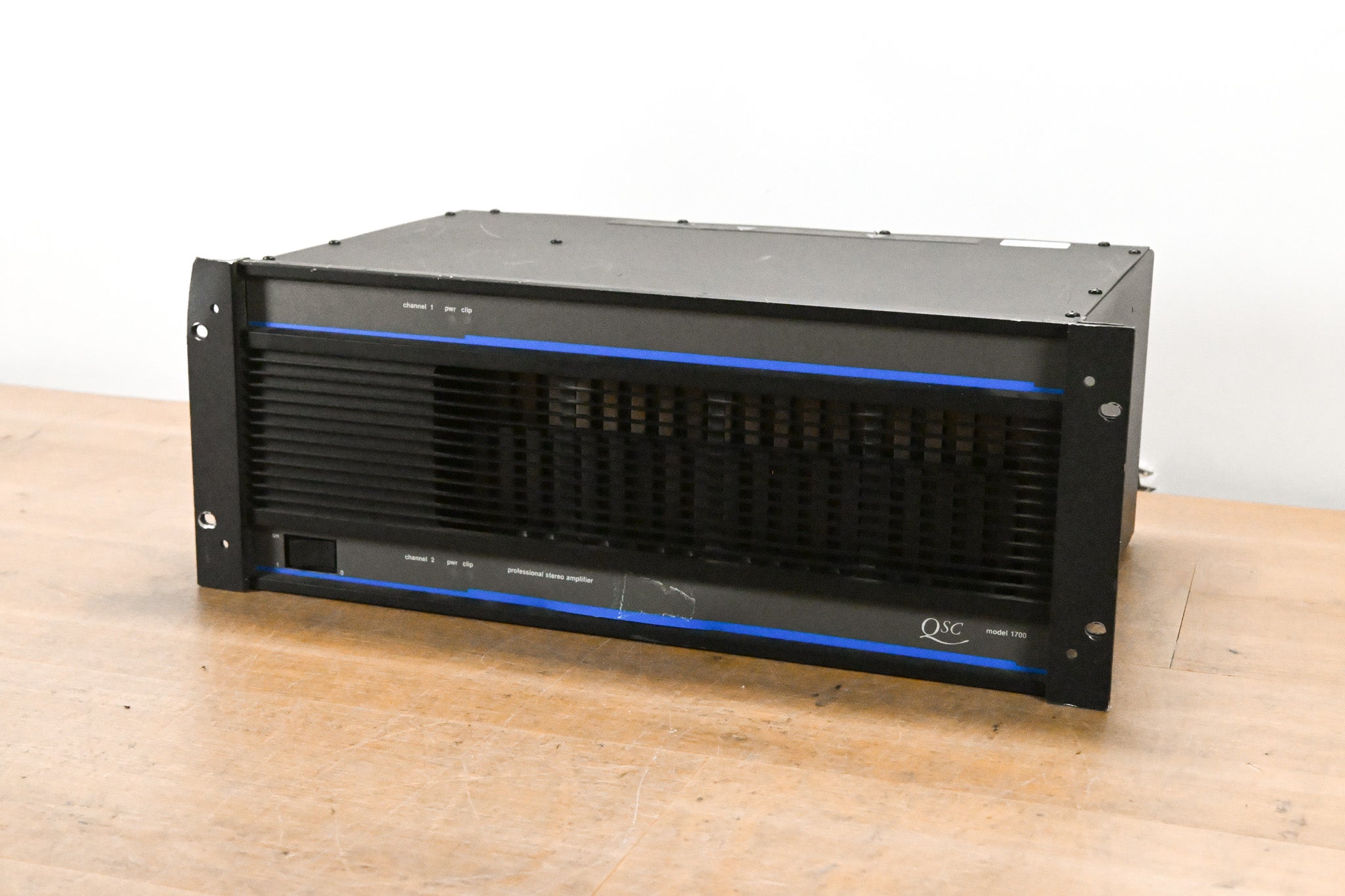 QSC Model 1700 Professional Stereo Power Amplifier