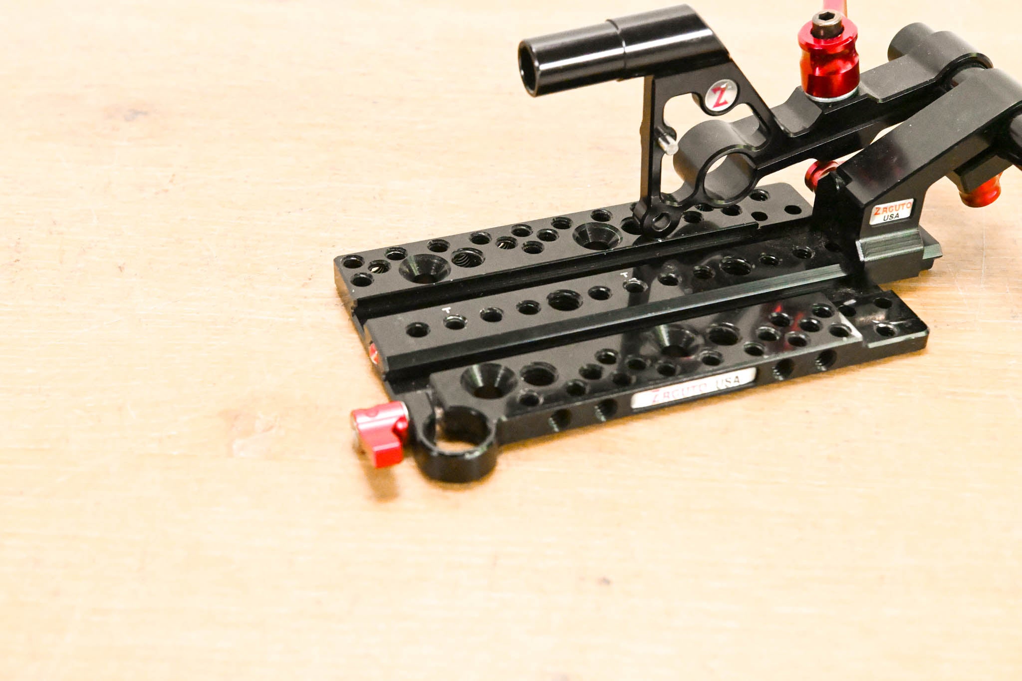 Zacuto Z-C2TP C200 Top Plate with Riser Bracket & Rods