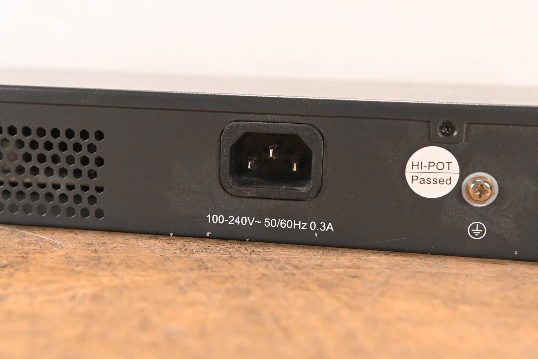 TP-Link TL-SG1016 16-Port Gigabit Switch