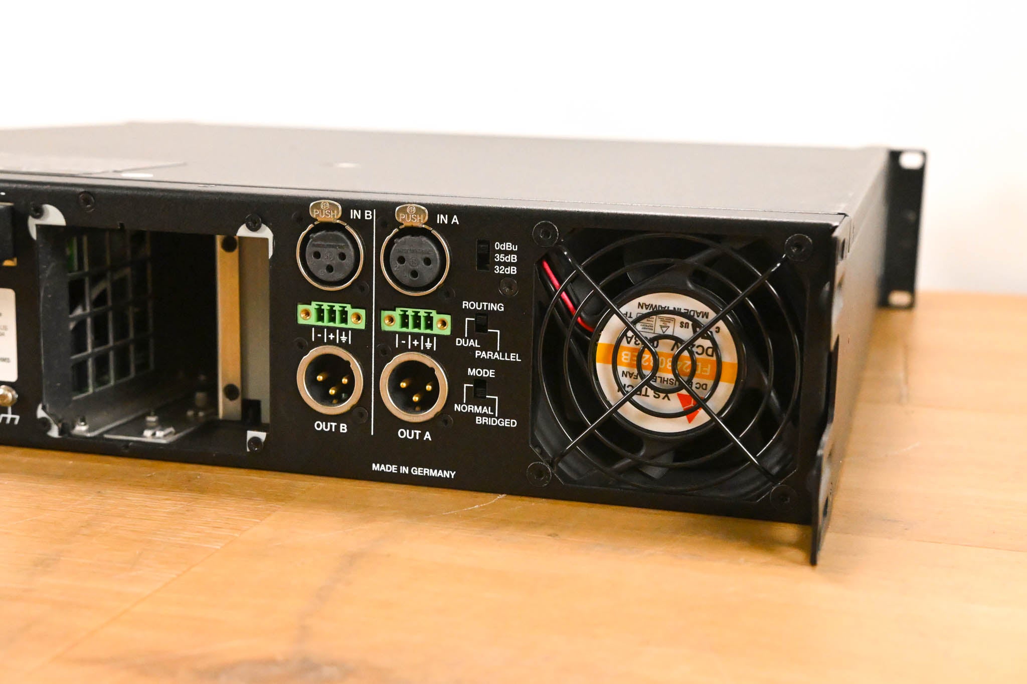 Electro-Voice (EV) TG-7 Tour-Grade Stereo Power Amplifier