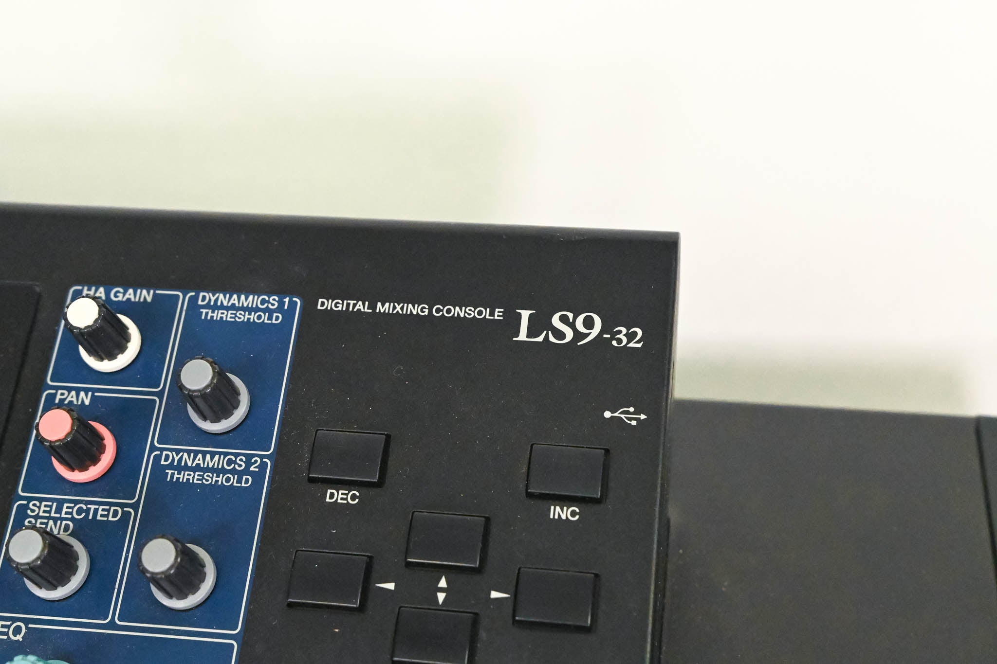 Yamaha LS9-32 32-Input Digital Mixing Console