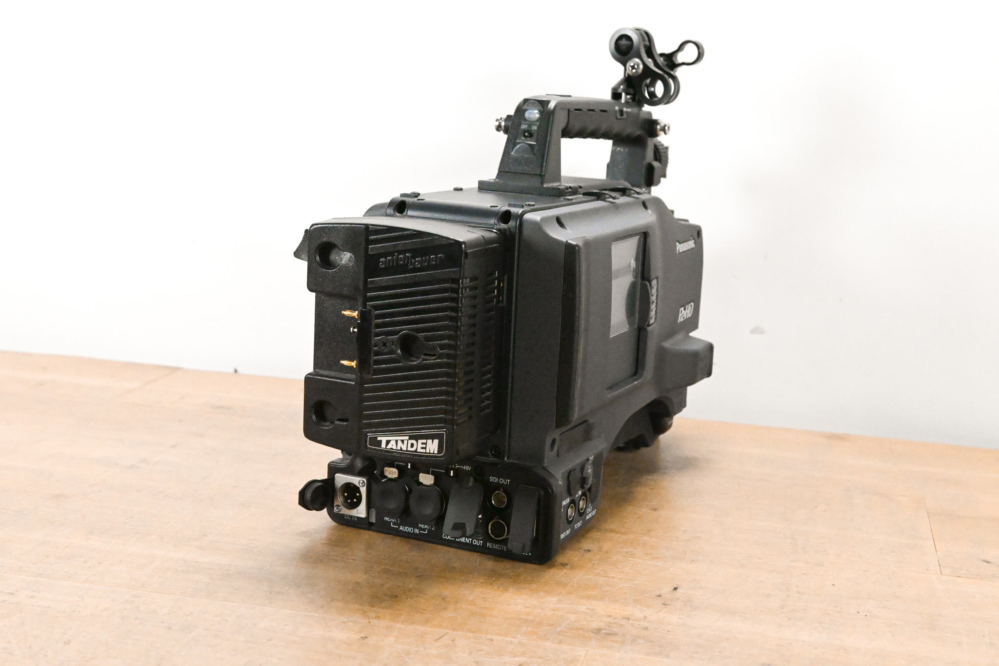Panasonic AG-HPX500P 2/3" Shoulder-Mounted P2HD Camcorder