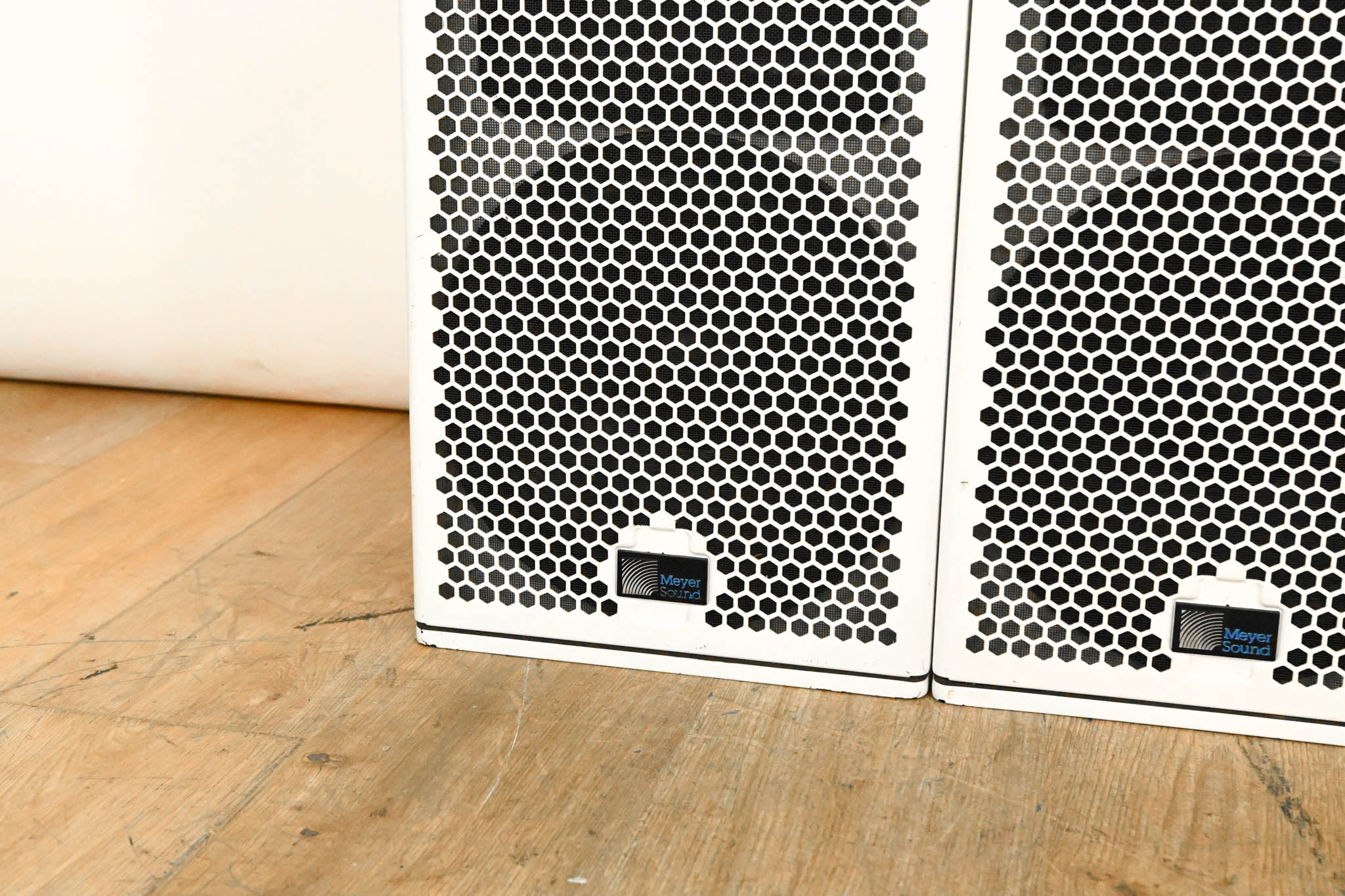 Meyer Sound UPJ-1P Compact VariO Loudspeaker (PAIR)
