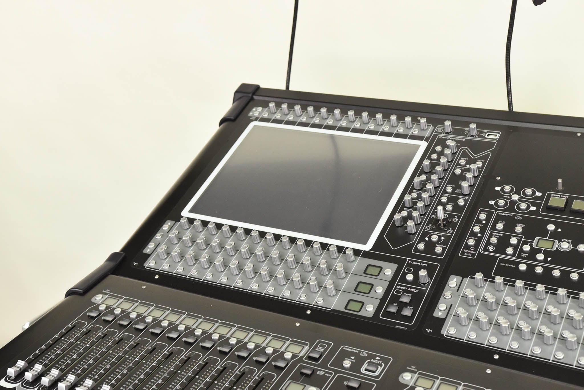 DiGiCo SD10-24 Digital Console with 192 kHz SD-Rack