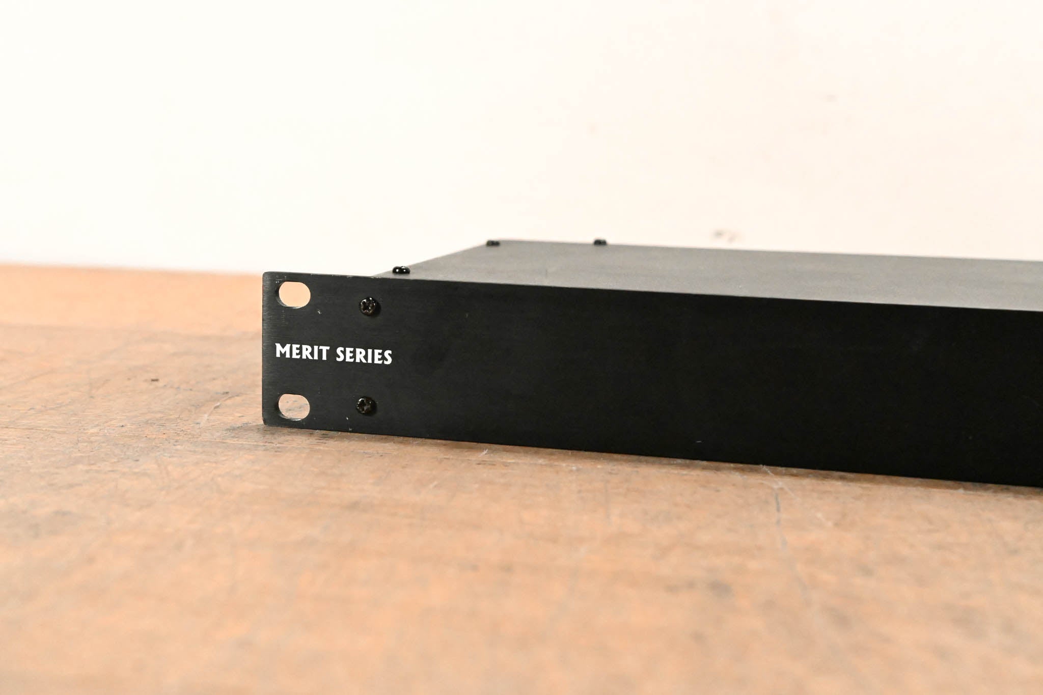 Furman M-8 8-Outlet Power Conditioner