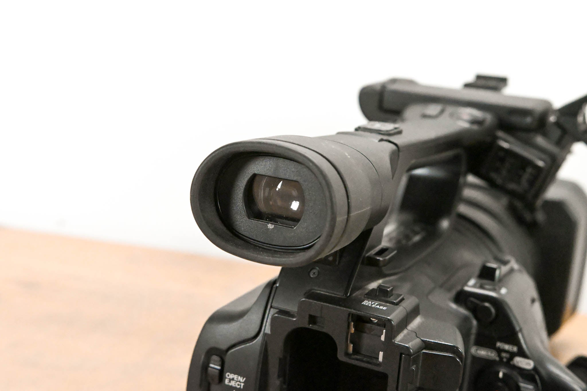 Sony HVR-Z5U Professional 1/3" 3-CMOS HDV Camcorder