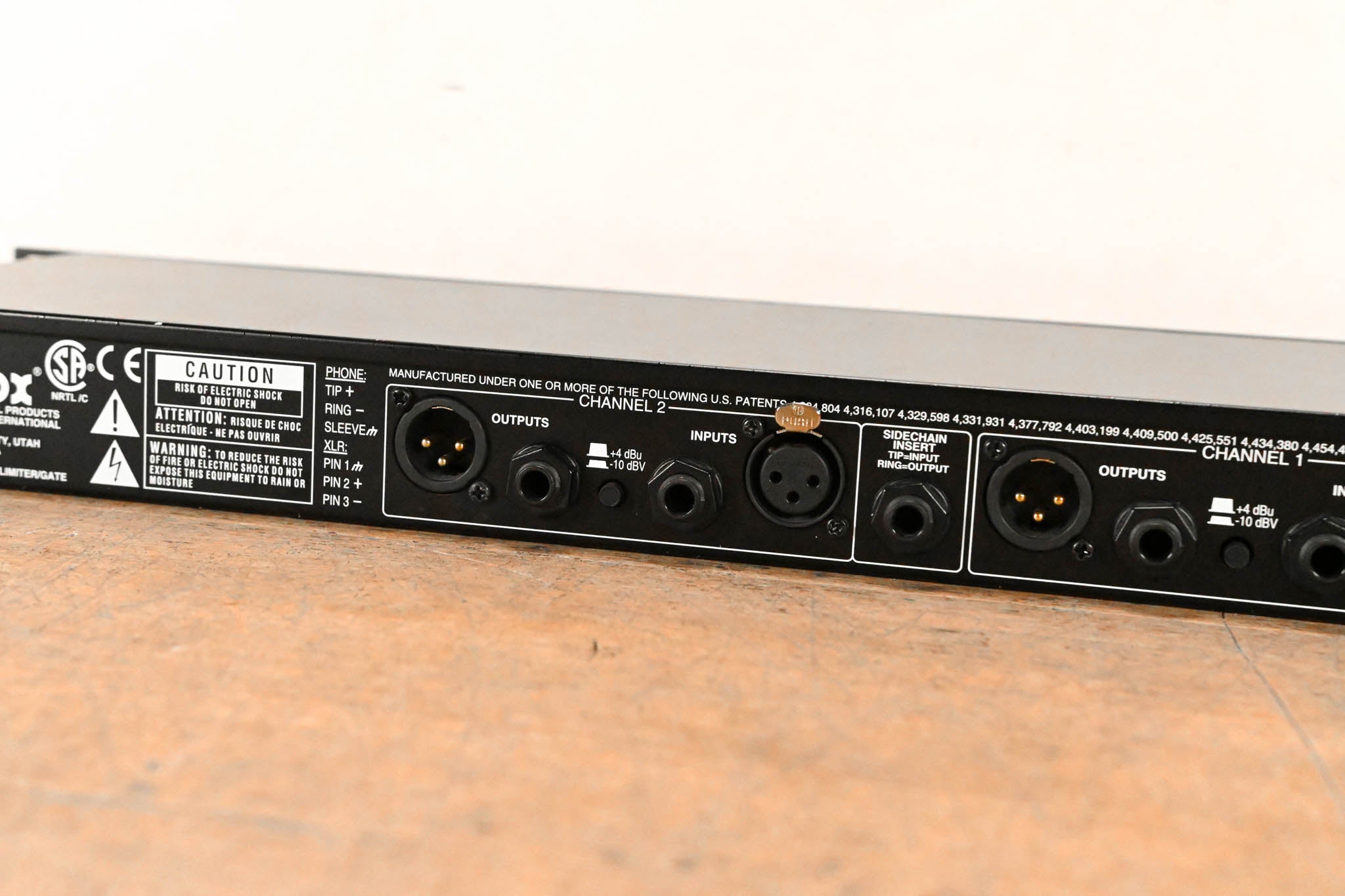 dbx 166XL 2-Channel Compressor/Limiter/Gate