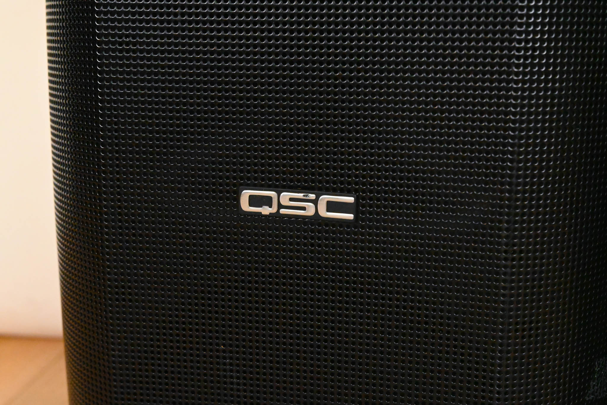 QSC I-82H 8" 2-Way 200-Watt Passive PA Speaker (PAIR)