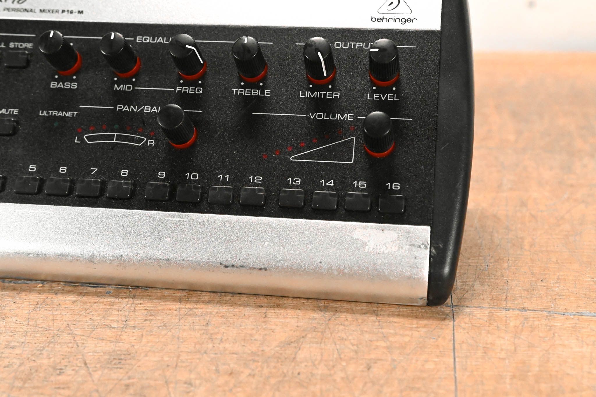 Behringer Powerplay P16-M 16-Channel Digital Personal Mixer
