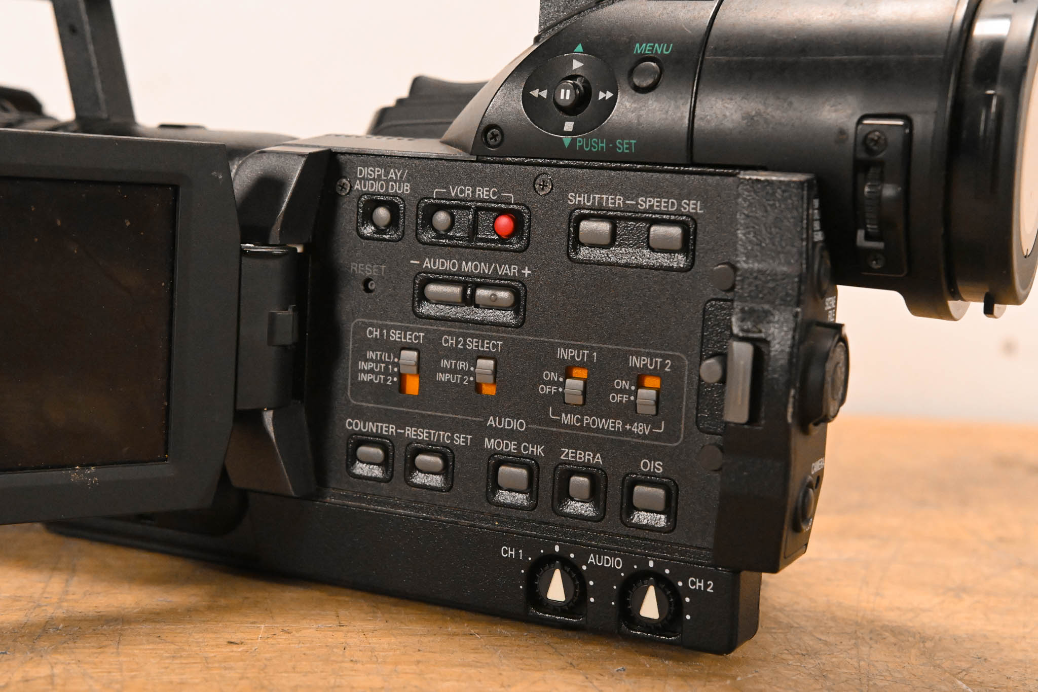Panasonic AG-DVX100B 3-CCD Mini-DV Cinema Video Camcorder