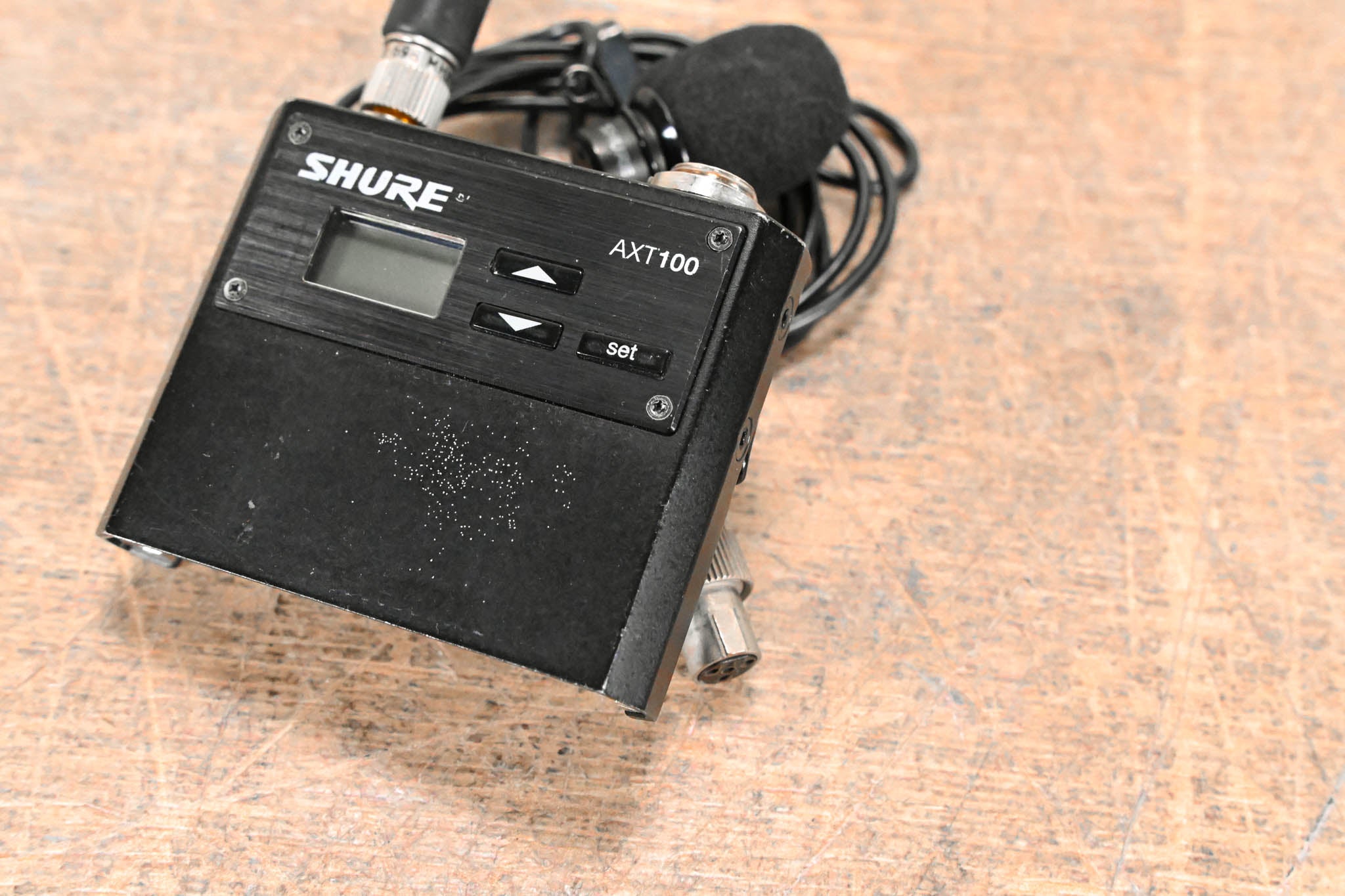 Shure AXT100 Bodypack Transmitter - J5 Band: 578-638 MHz