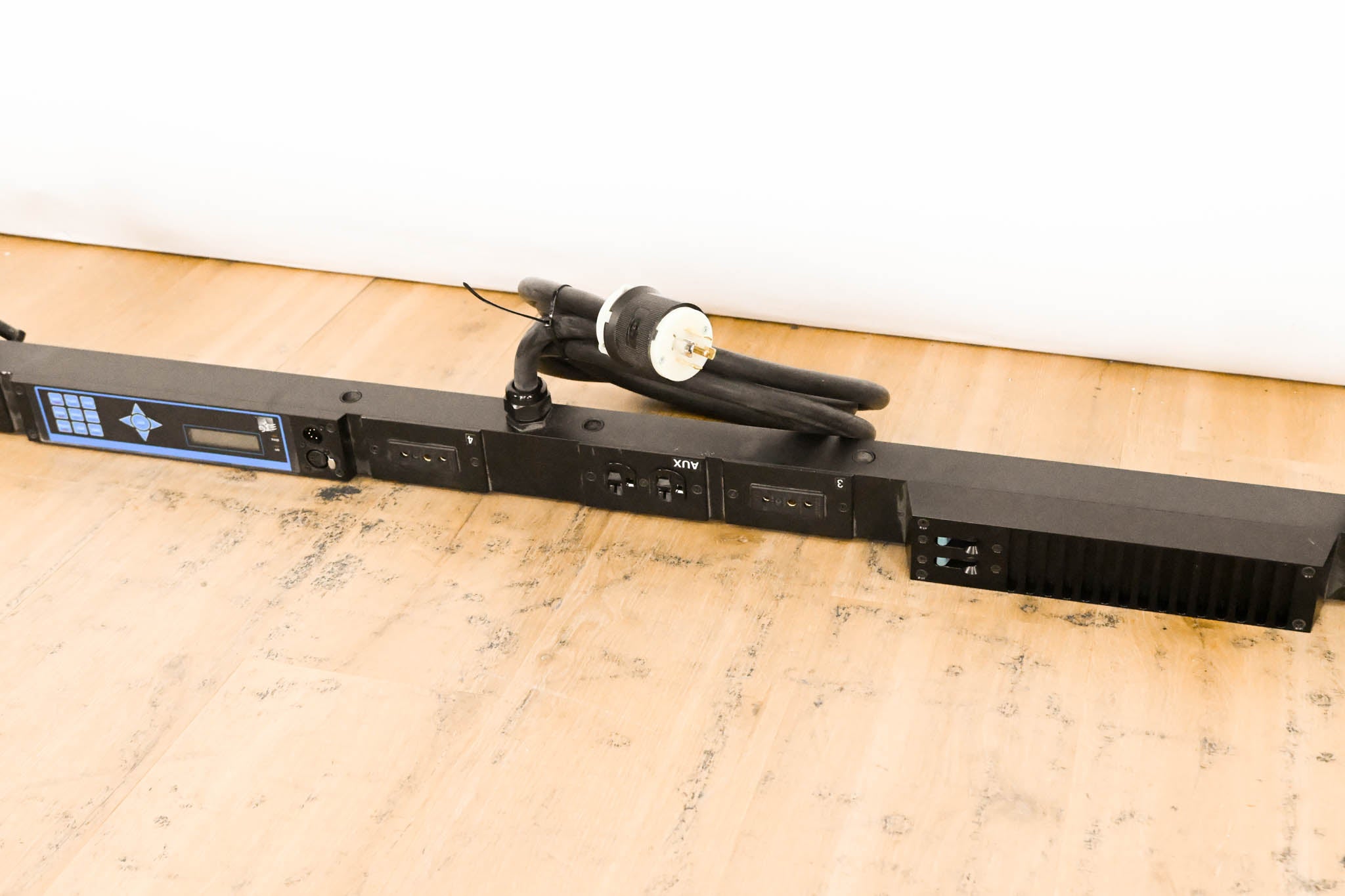 ETC SB6-10M 6 x 10A (1200W) SmartBar with Stage Pin Connectors