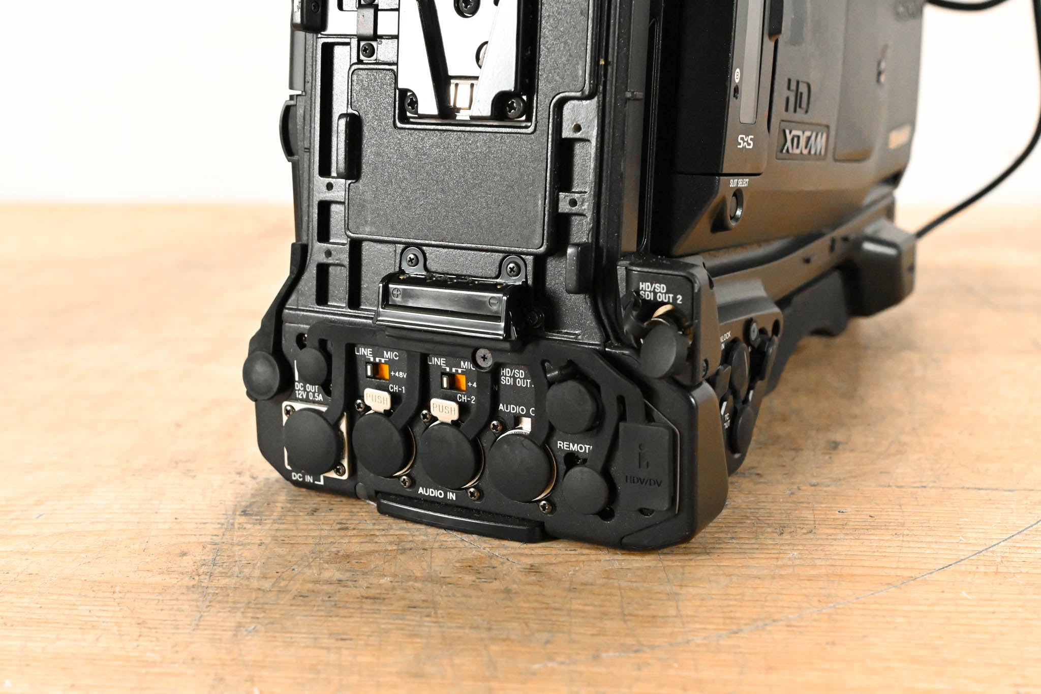 Sony PMW-400 XDCAM HD422 2/3" Camcorder w/ CBK-VF01 Viewfinder + Mic