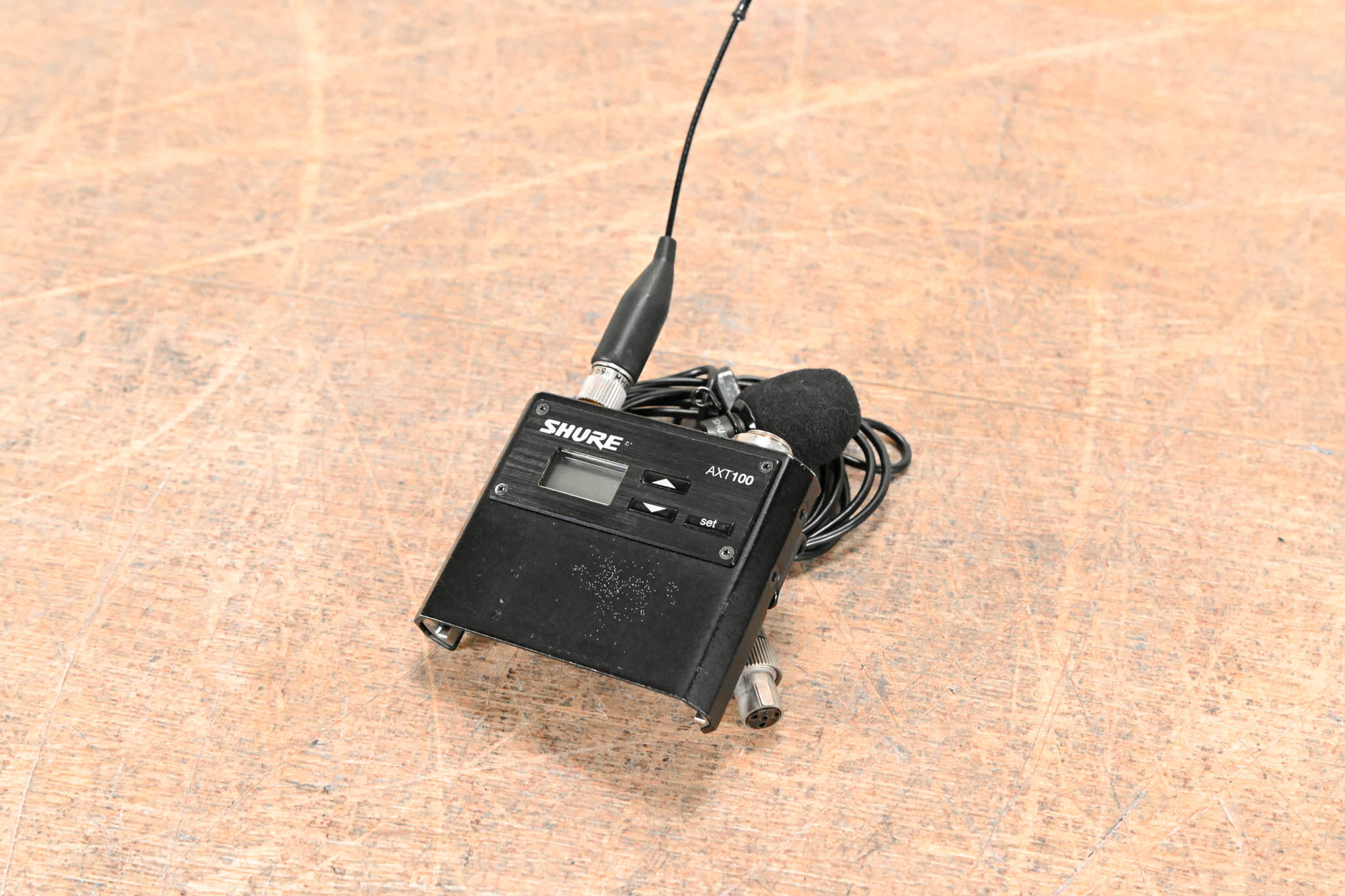 Shure AXT100 Bodypack Transmitter - J5 Band: 578-638 MHz