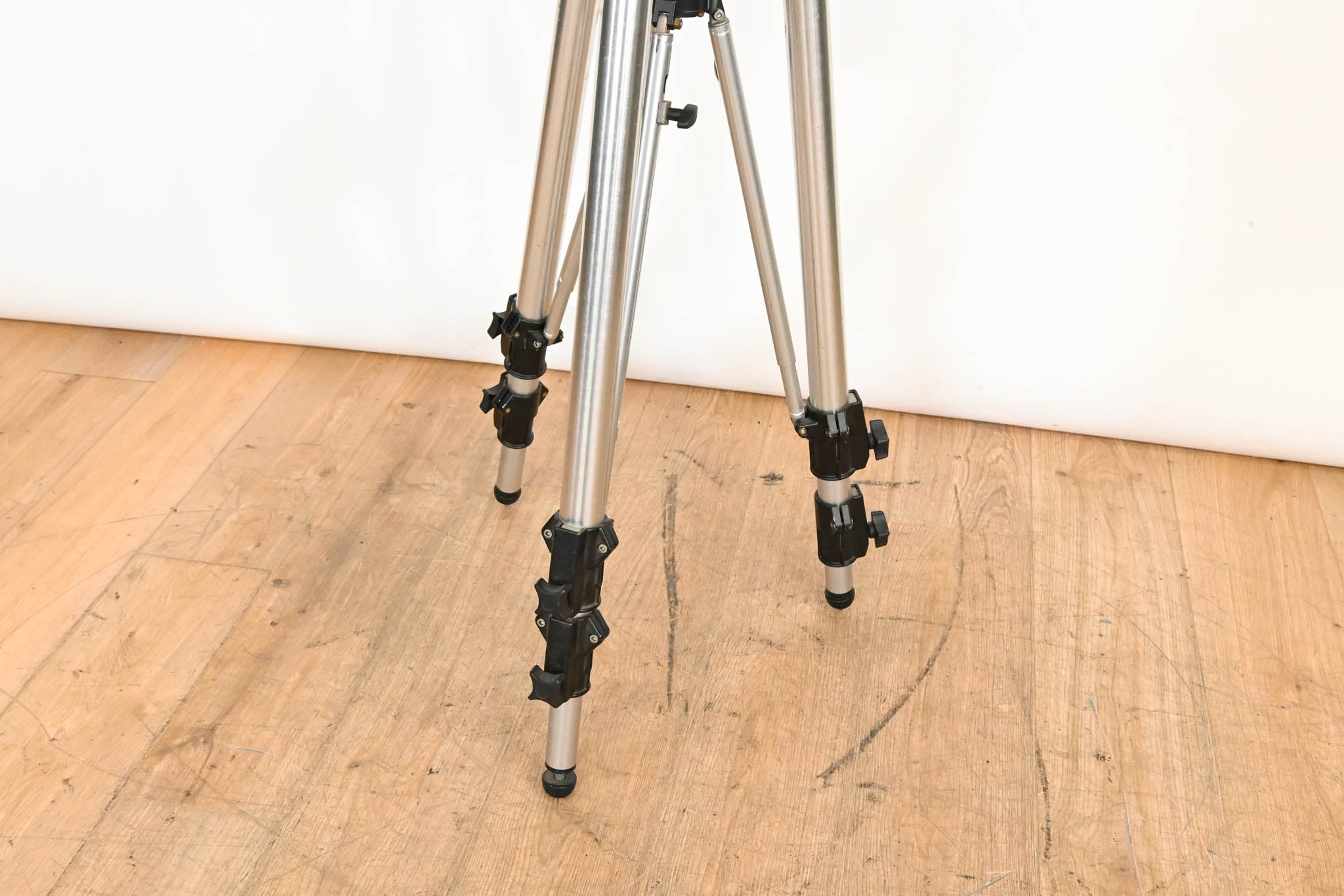 Manfrotto/Bogen 3066 Fluid Head with 3058 Tripod