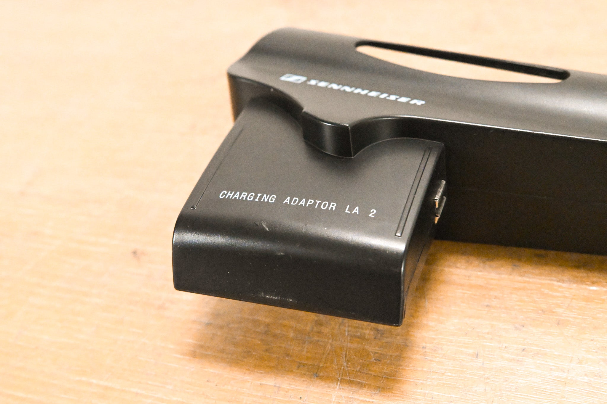 Sennheiser LA 2 Charging Adapter