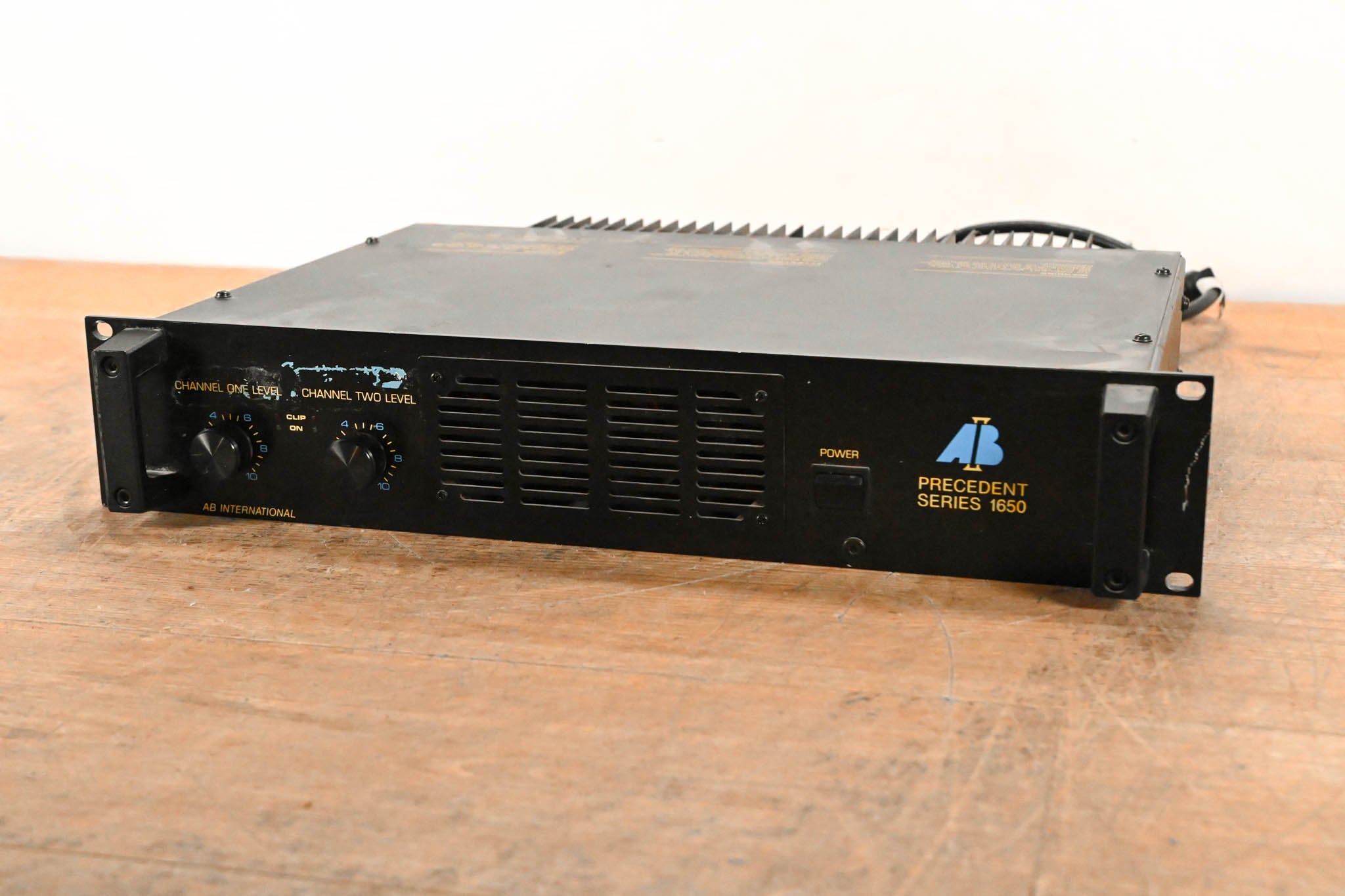 AB International 1650 2-Channel Power Amplifier