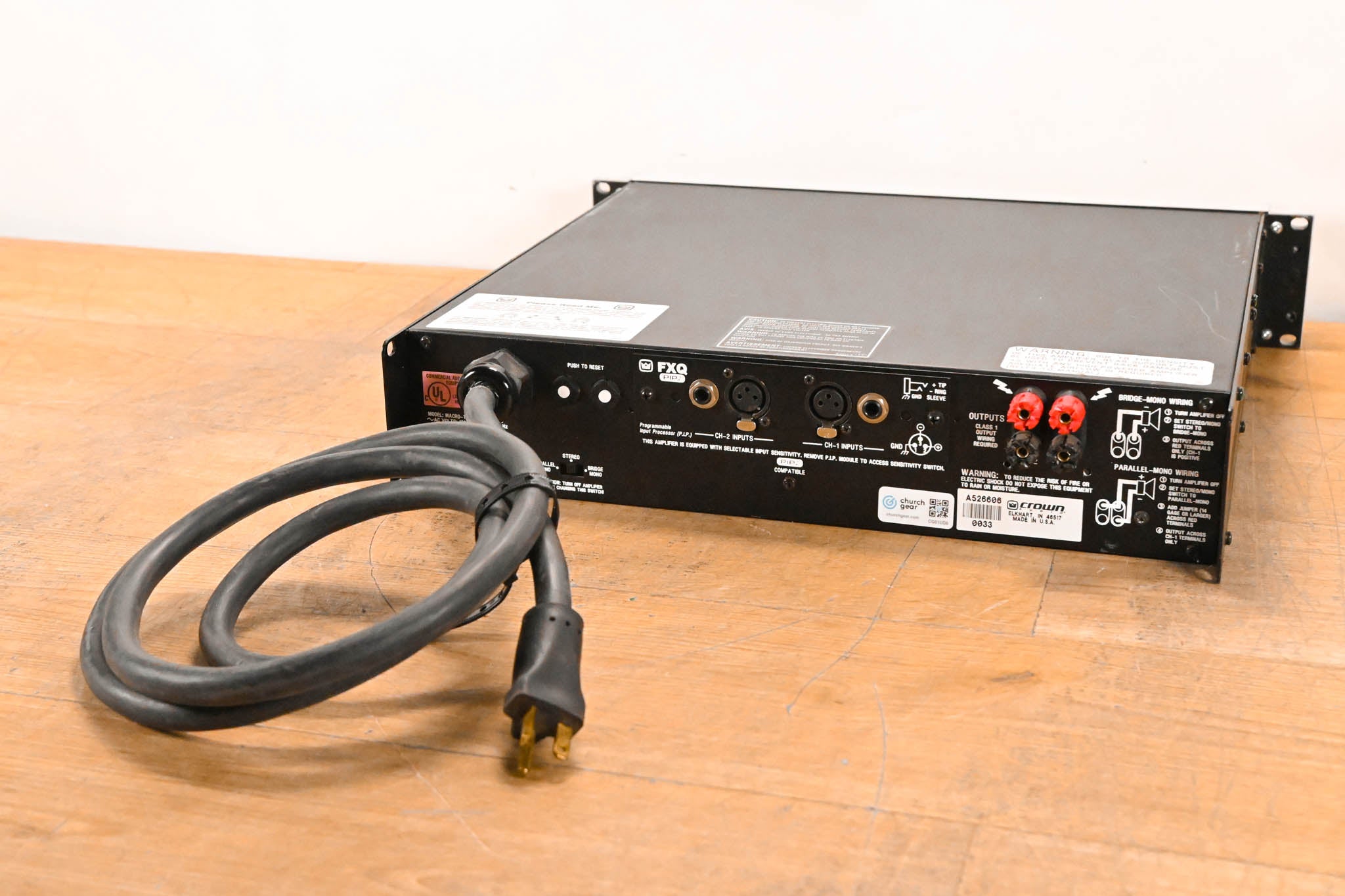 Crown Macro-Tech 2402 2-Channel Power Amplifier