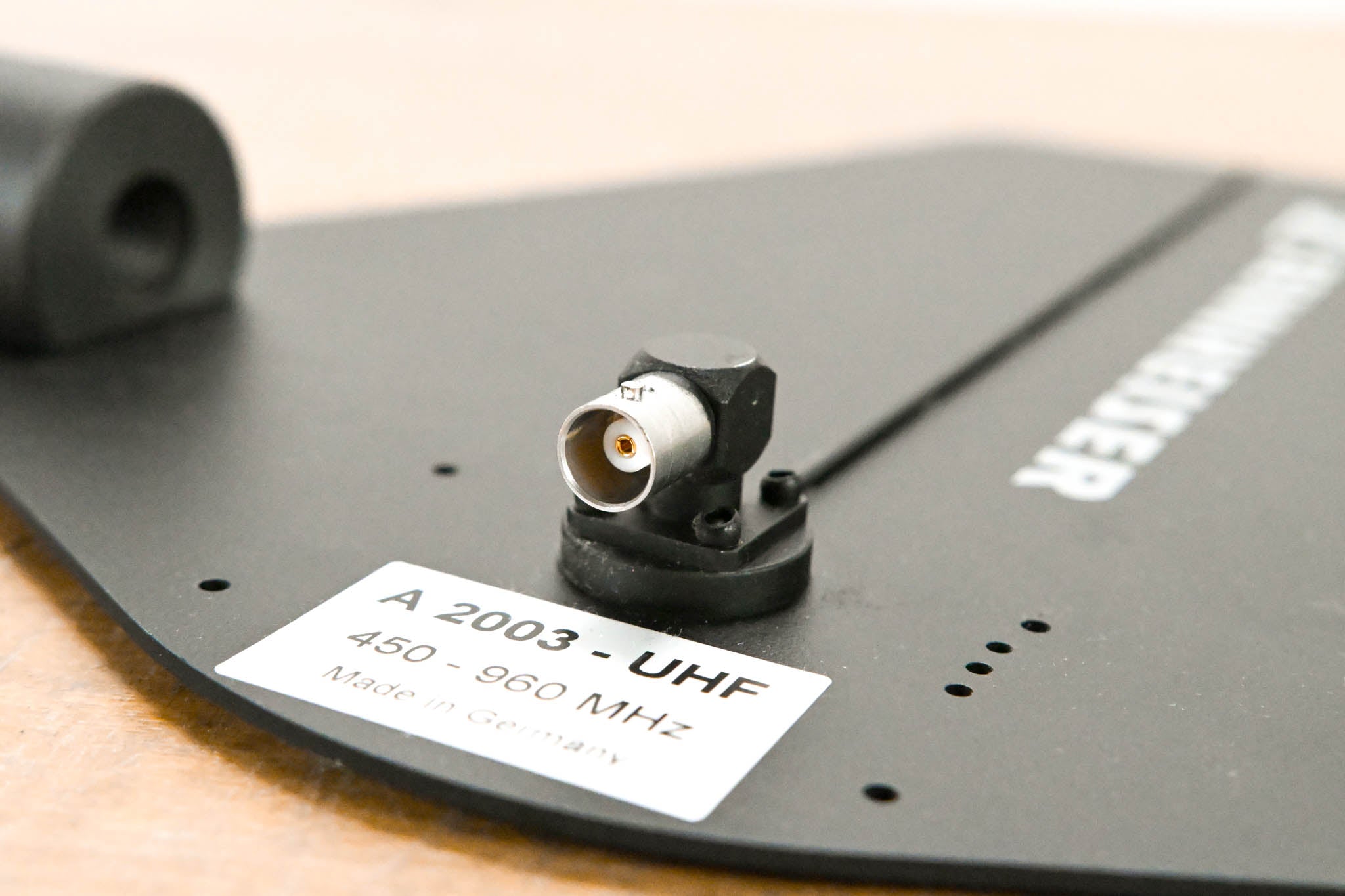 Sennheiser A 2003-UHF Passive Directional Antenna