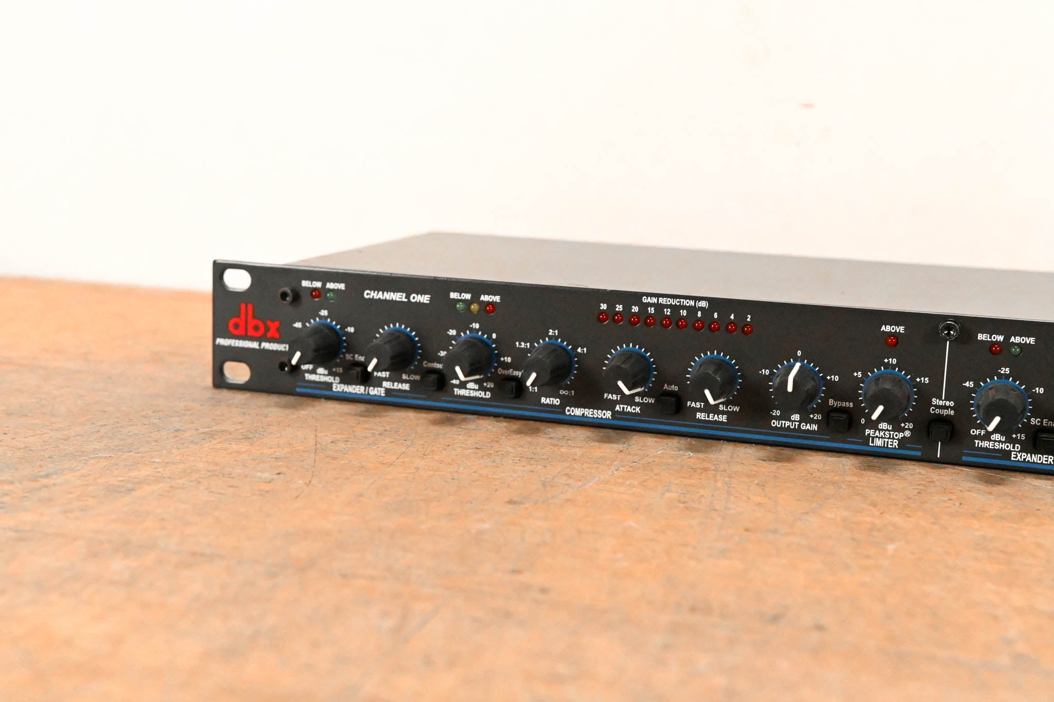 dbx 166XL 2-Channel Compressor/Limiter/Gate