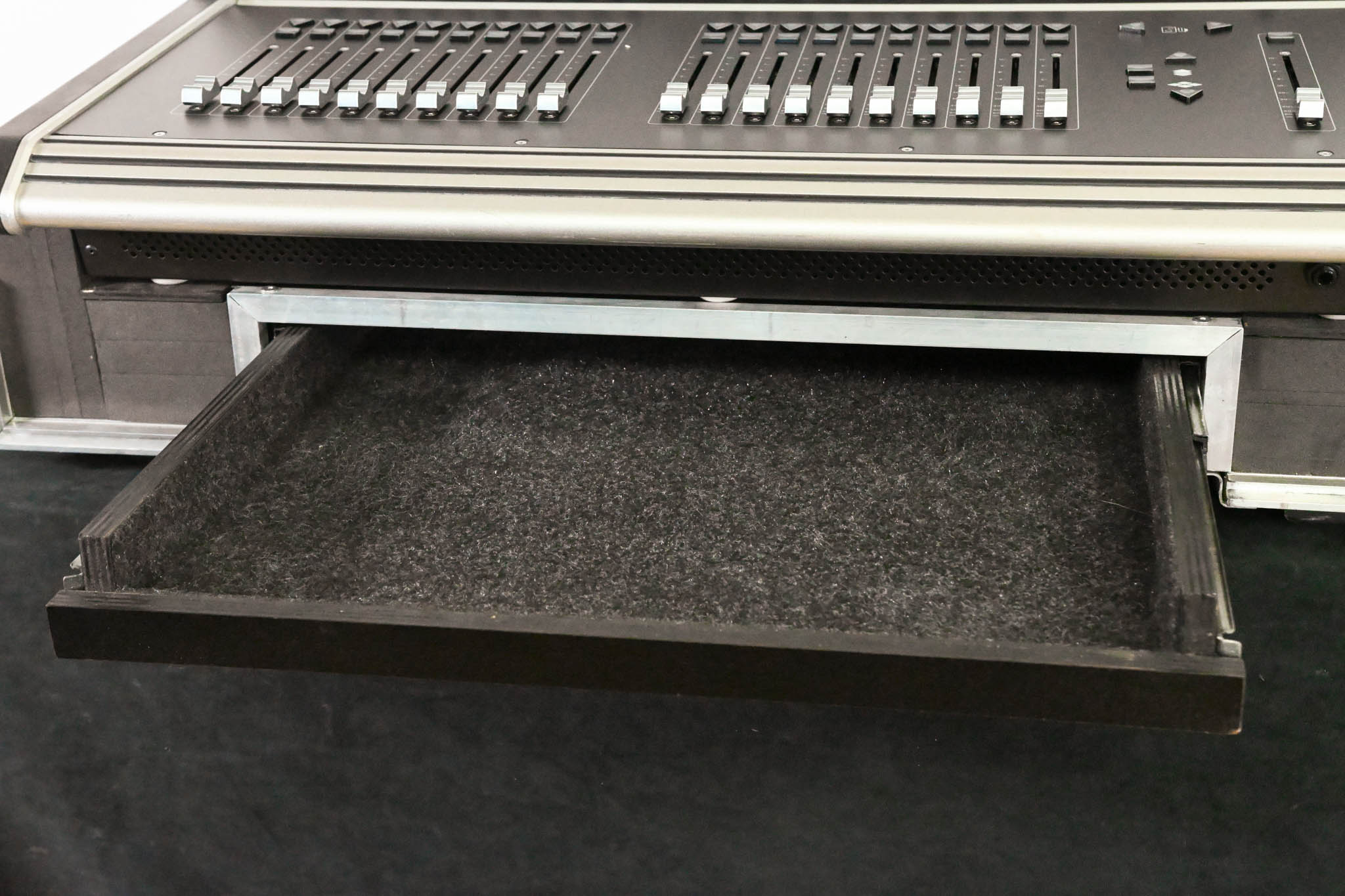DiGiCo S21 Digital Mixing Console w/ 64-Channel Upgrade & Road Case